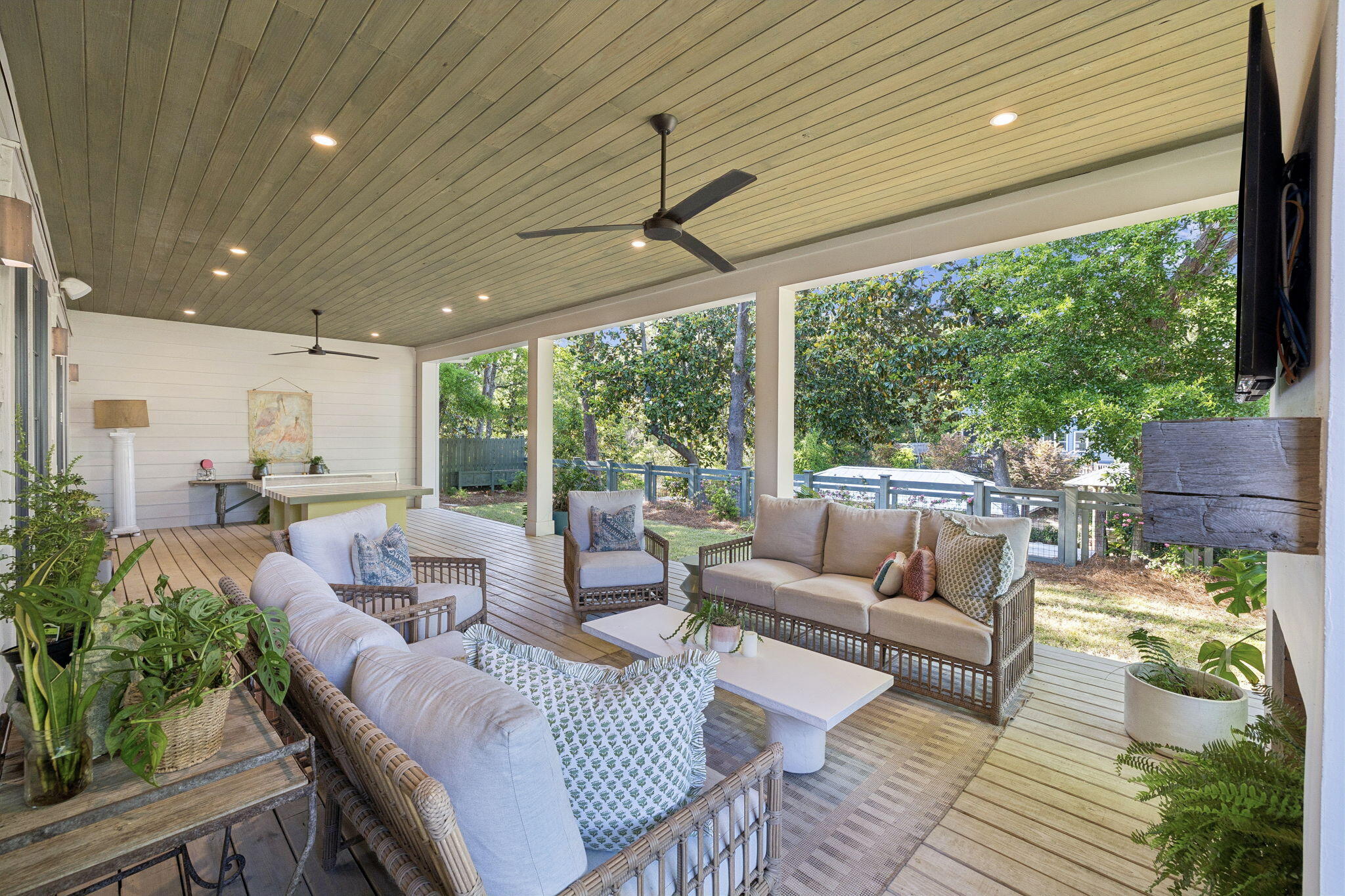 DAUGHETTES AMENDED - Residential
