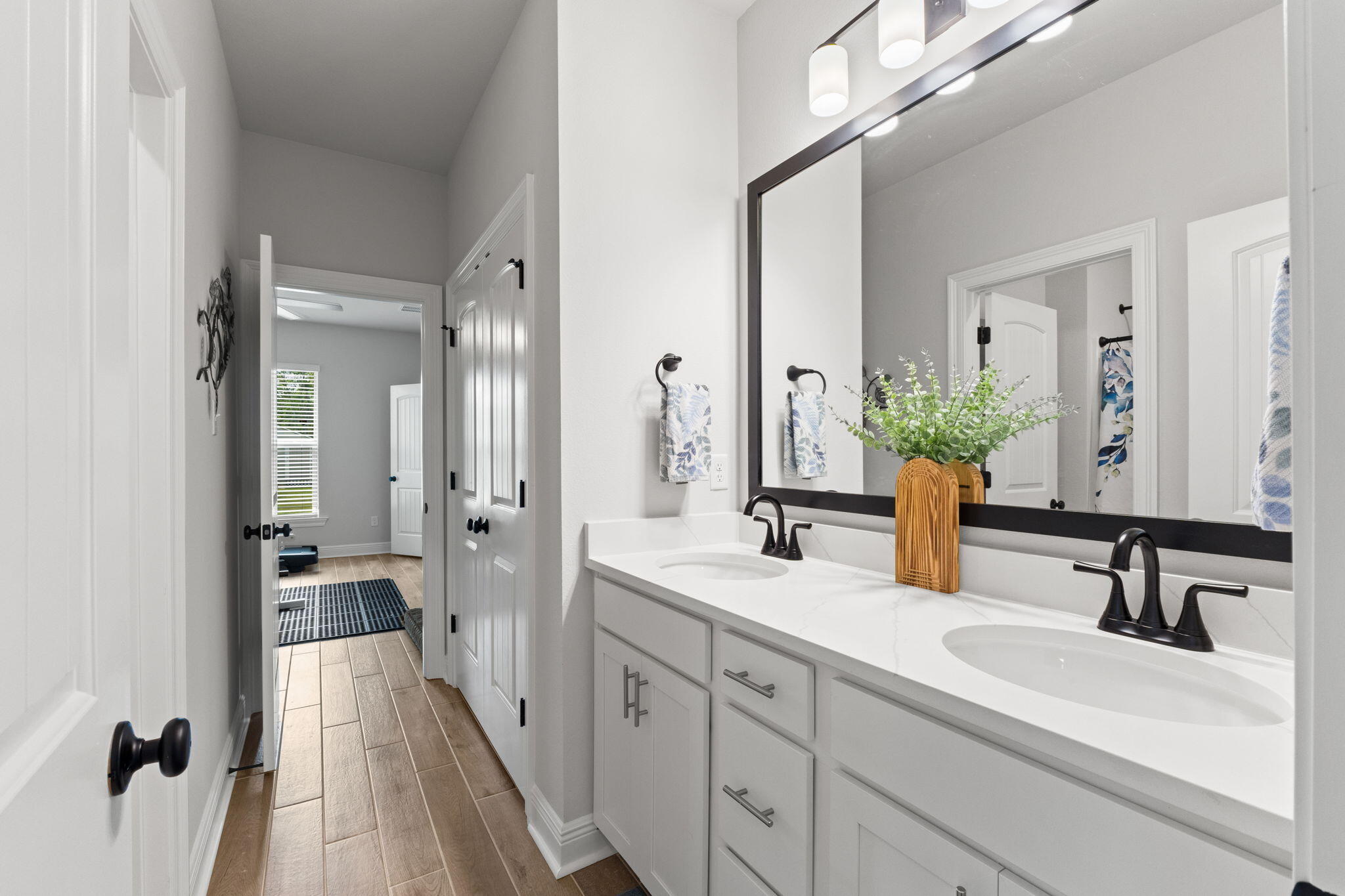 HAMMOCK BAY - LANTERNS - Residential