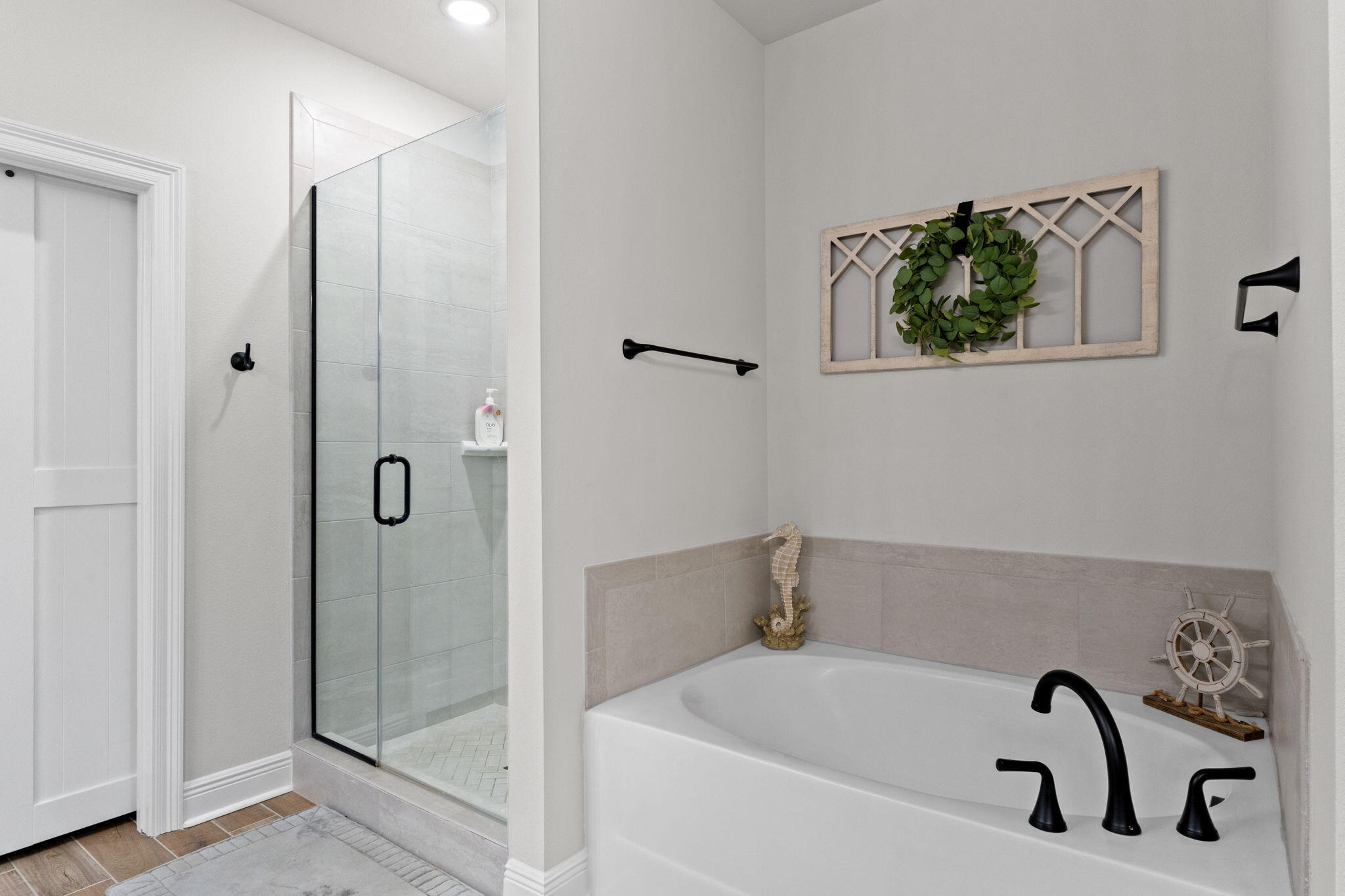 HAMMOCK BAY - LANTERNS - Residential