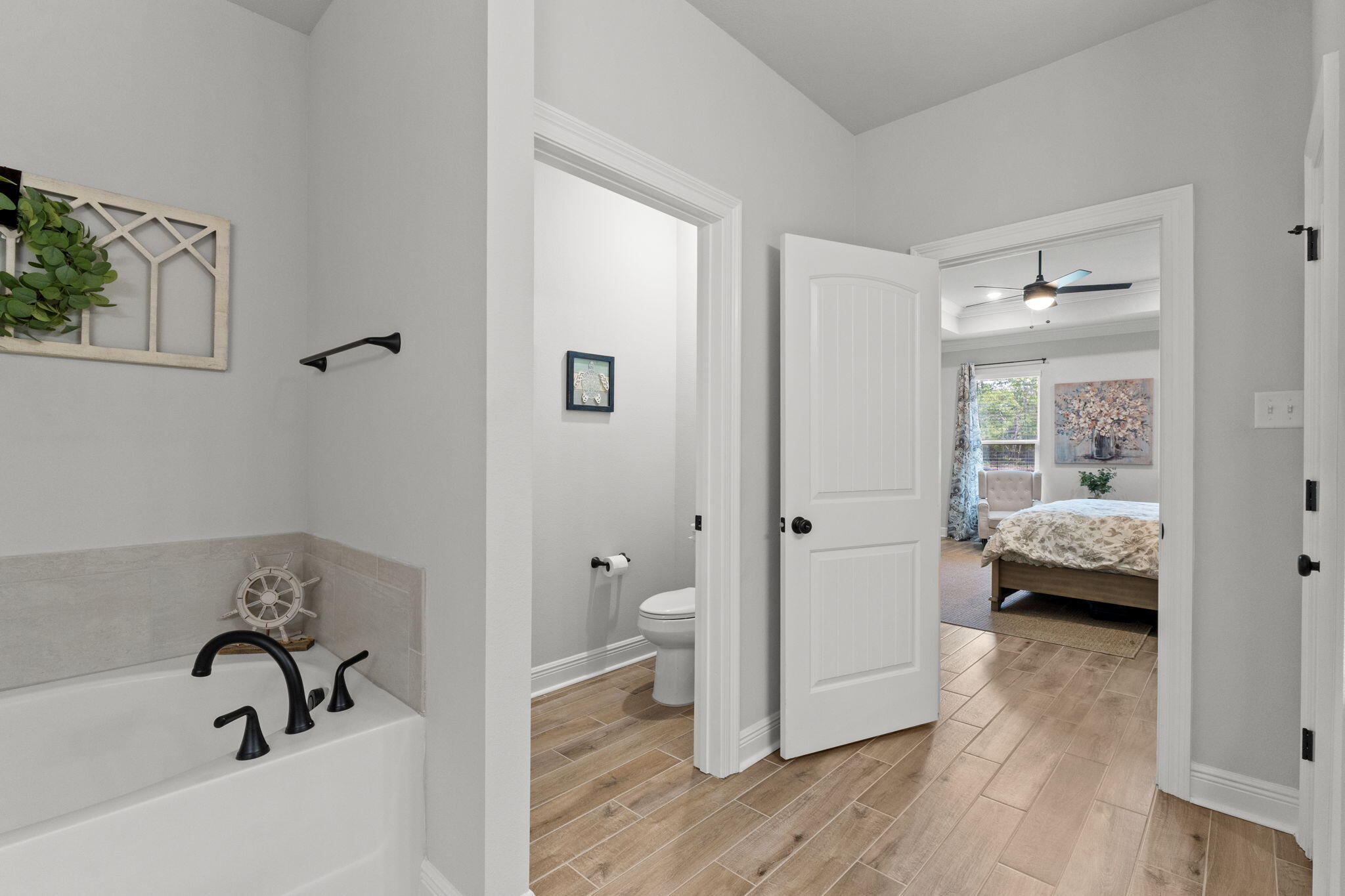 HAMMOCK BAY - LANTERNS - Residential