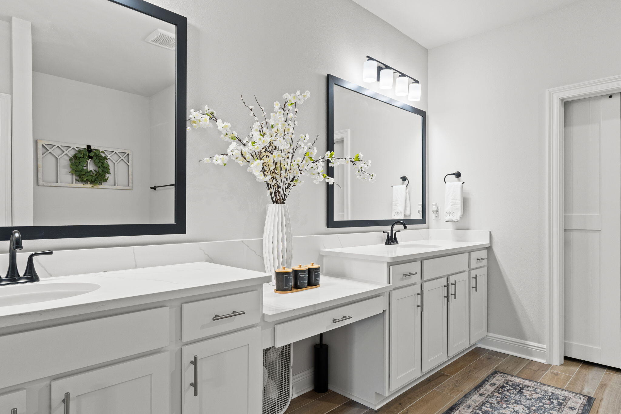 HAMMOCK BAY - LANTERNS - Residential