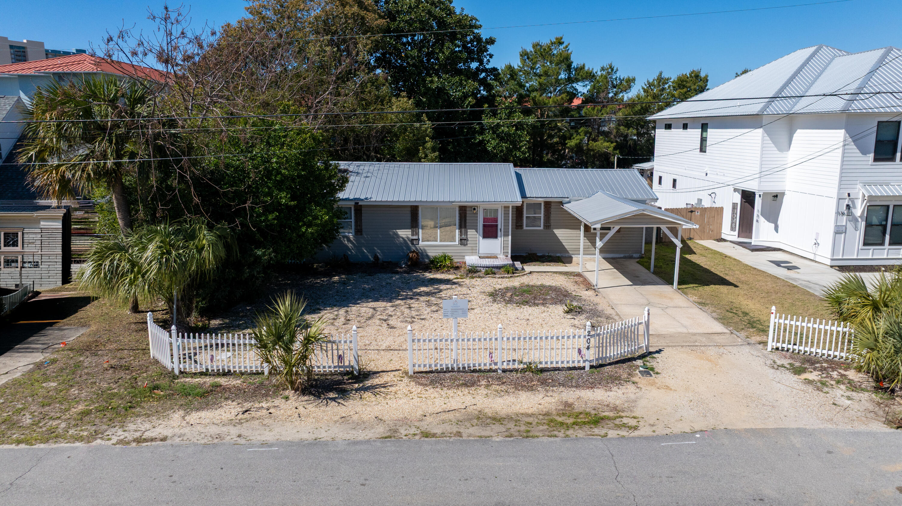 EL CENTRO BEACH - Residential