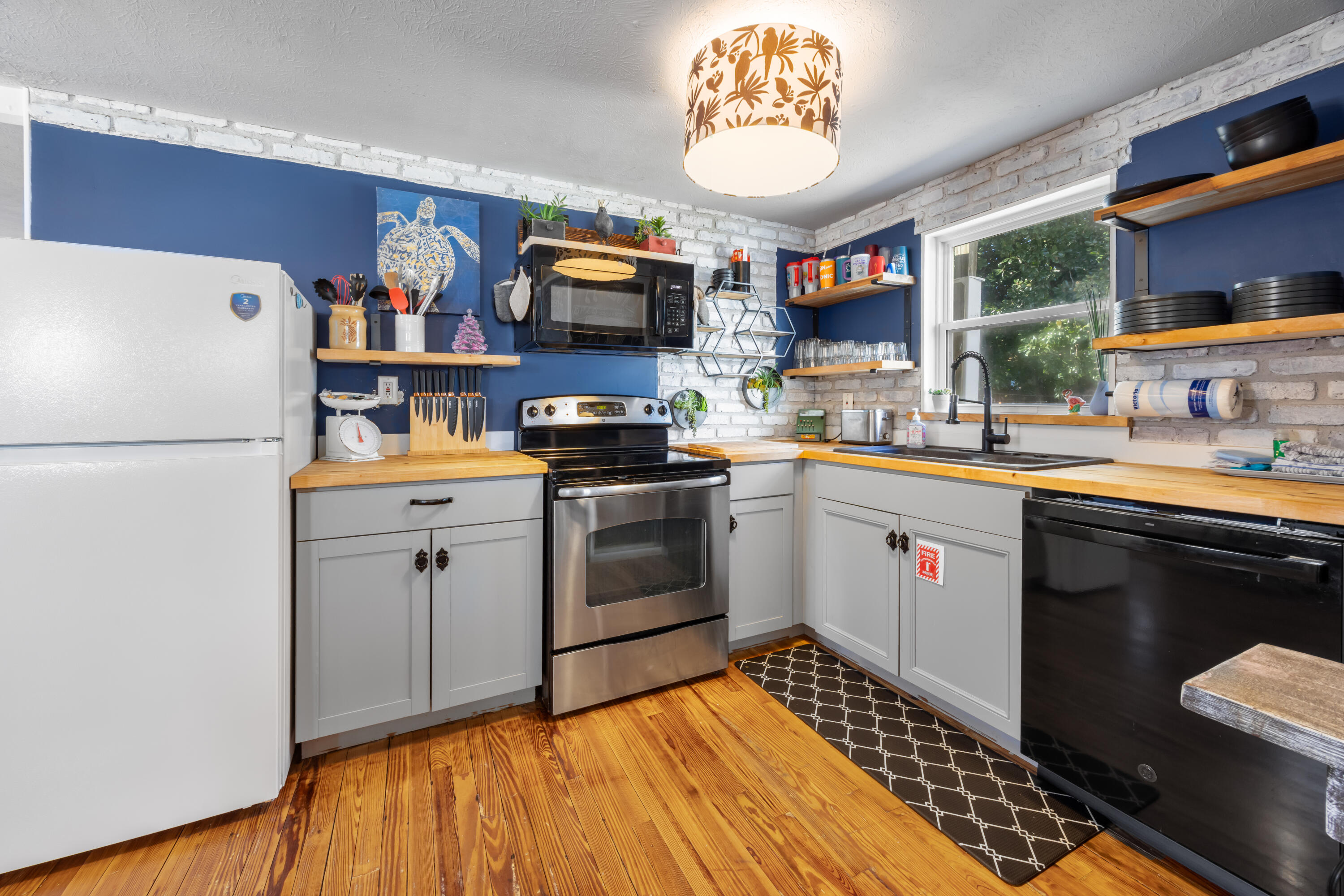 EL CENTRO BEACH - Residential