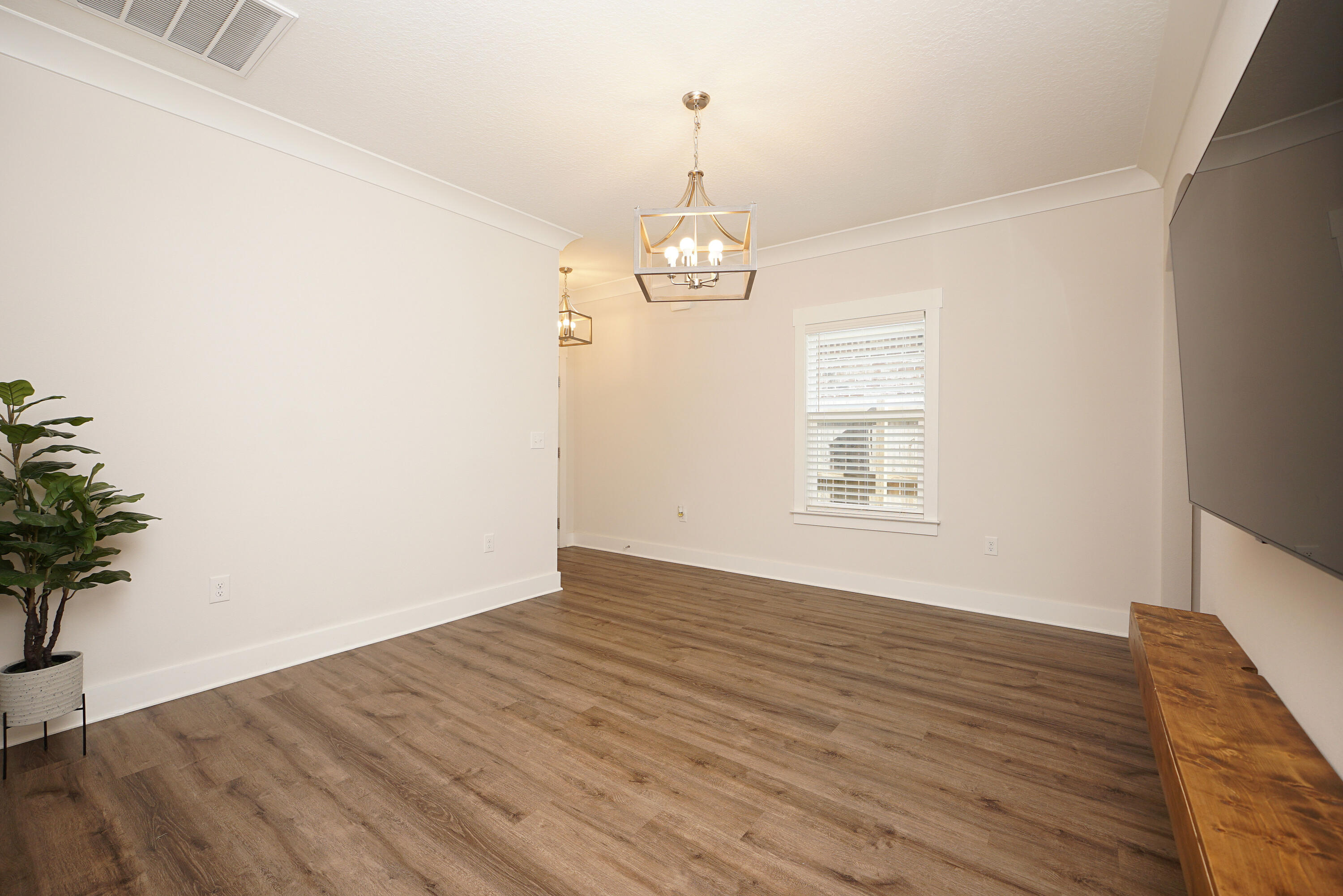 NICEVILLE (222200.00) - Residential