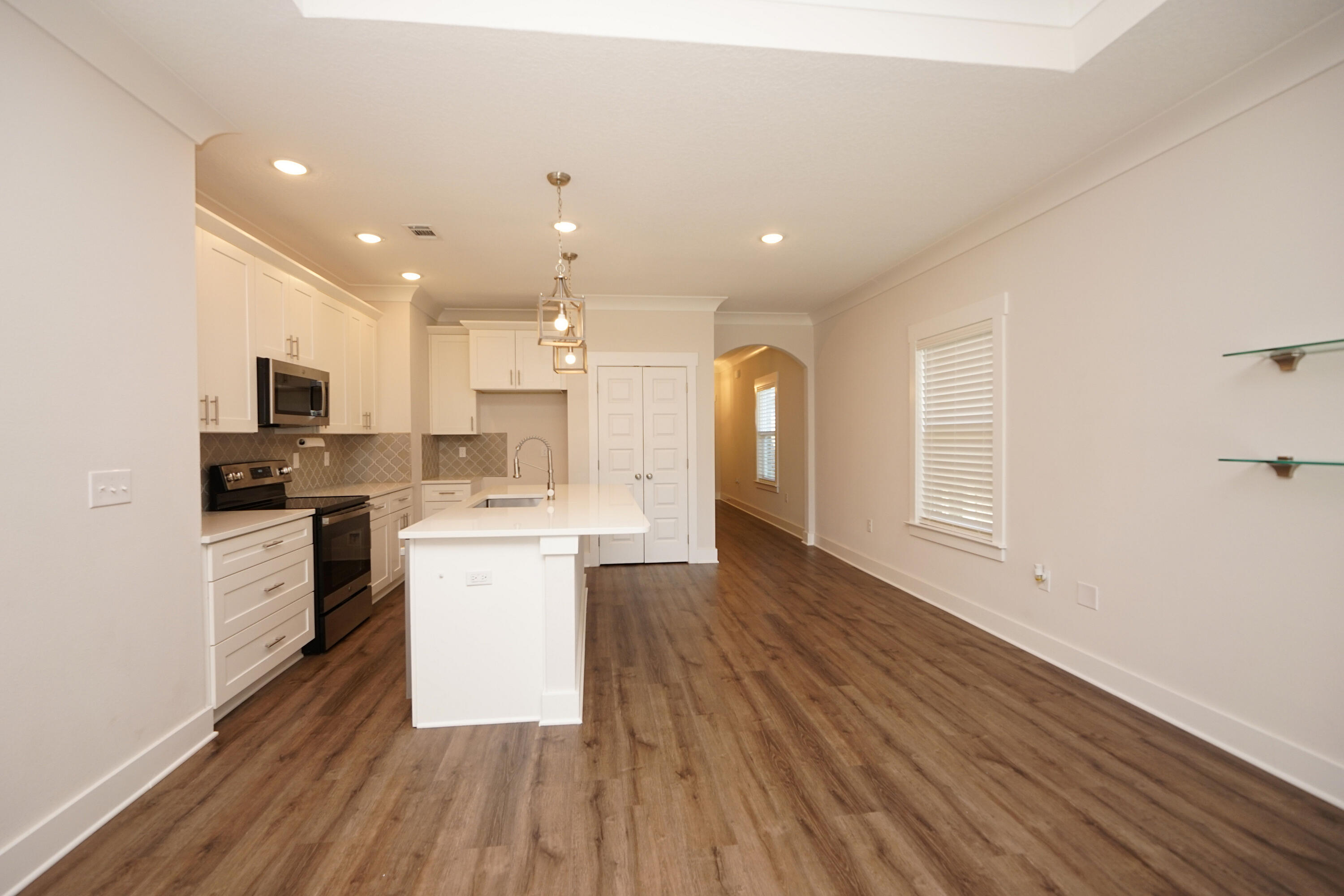 NICEVILLE (222200.00) - Residential