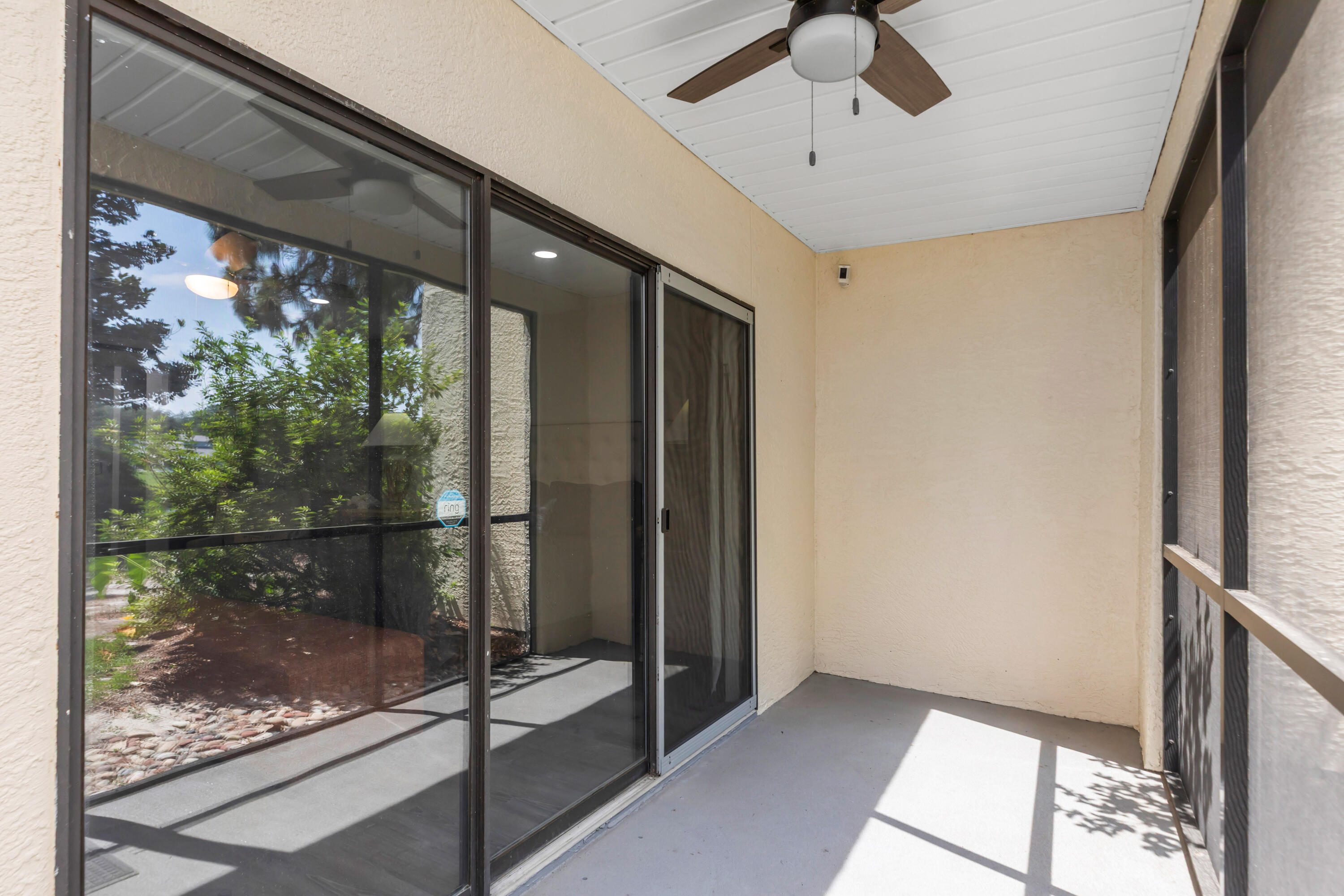 LAKESIDE CONDO AT BLUEWATER BAY - Residential