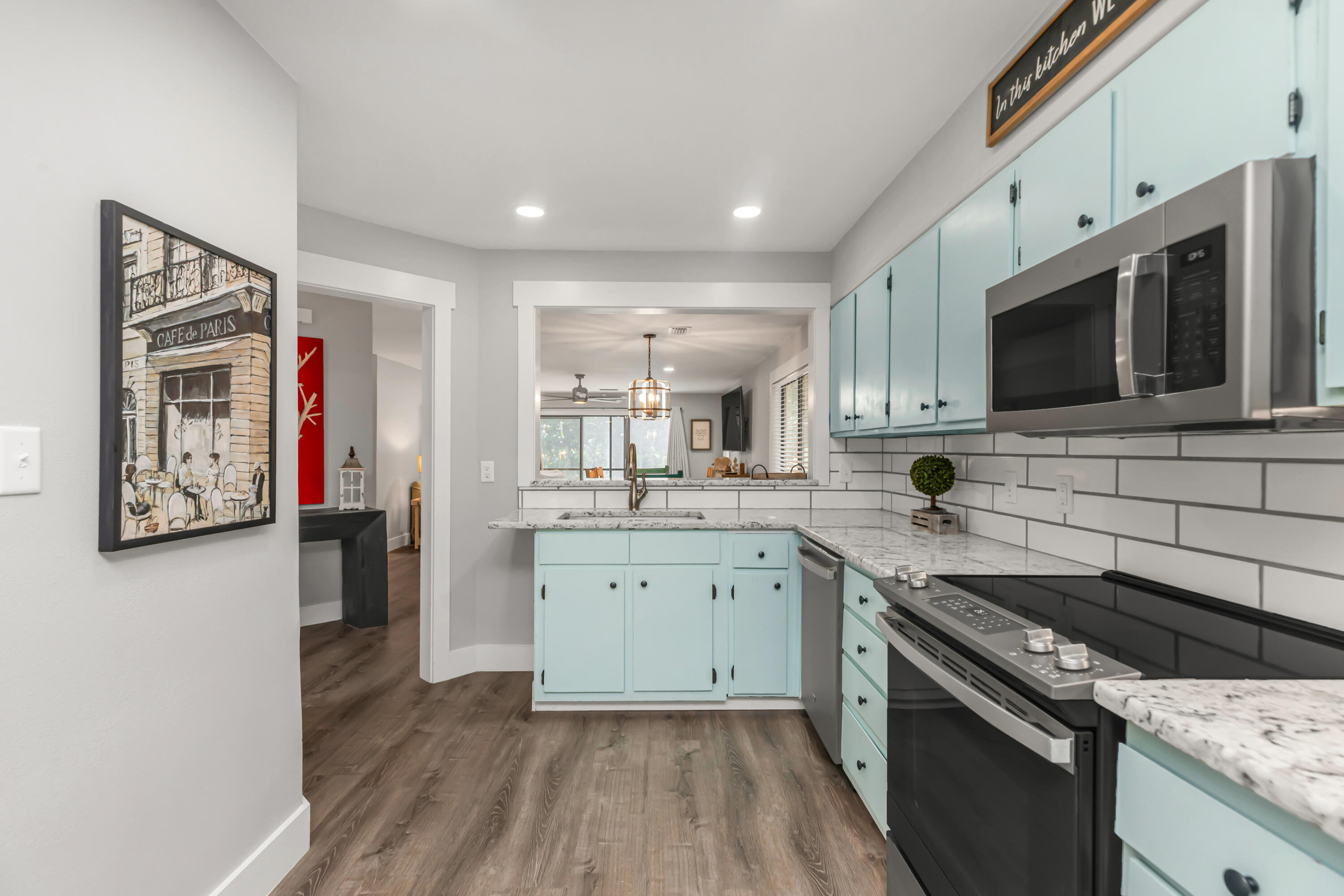 LAKESIDE CONDO AT BLUEWATER BAY - Residential