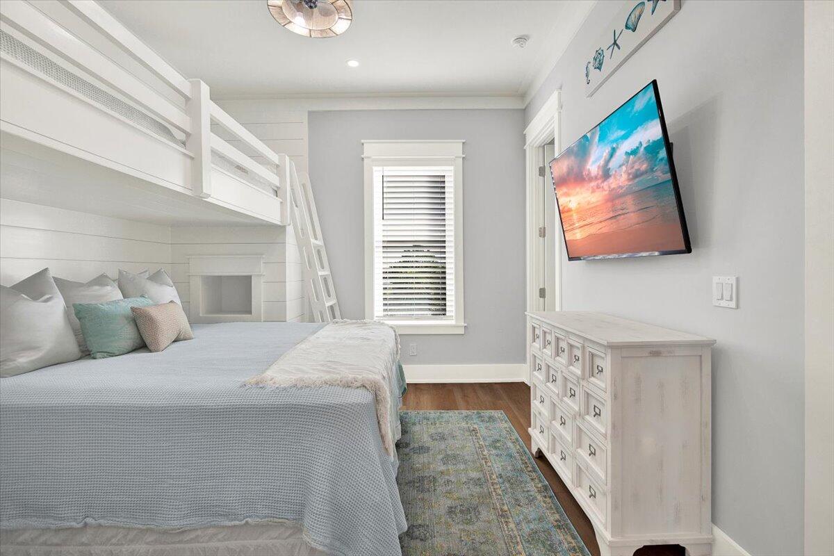 LULLWATER BEACH - Residential