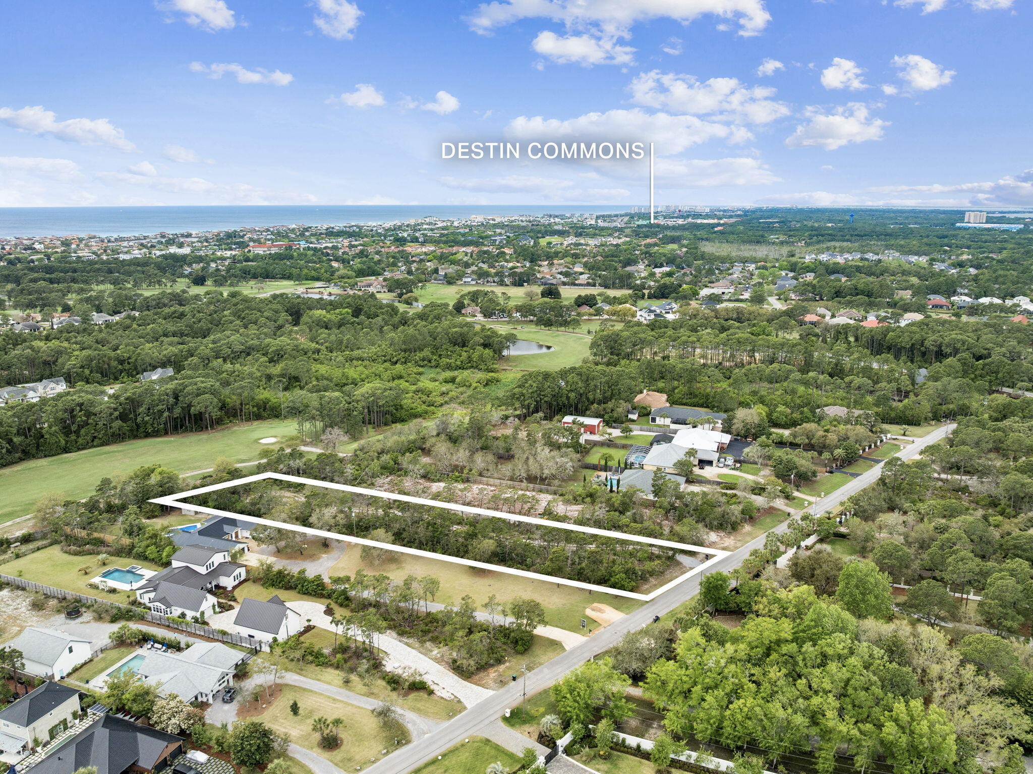 WHISPERING OAKS - Land