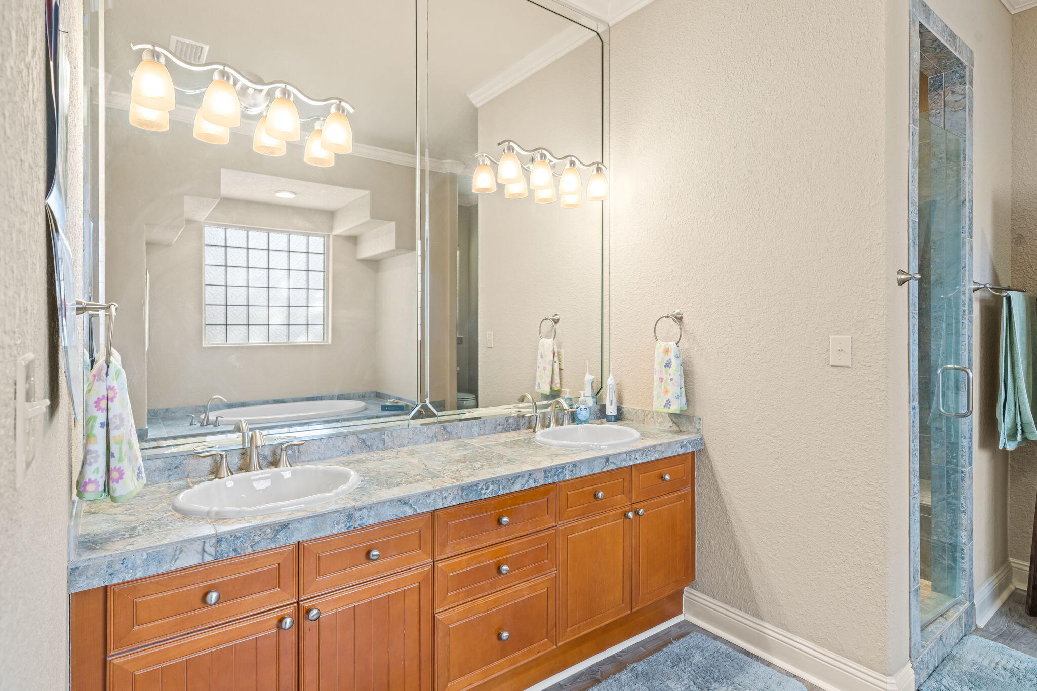 HATCHEE SHORES - Residential