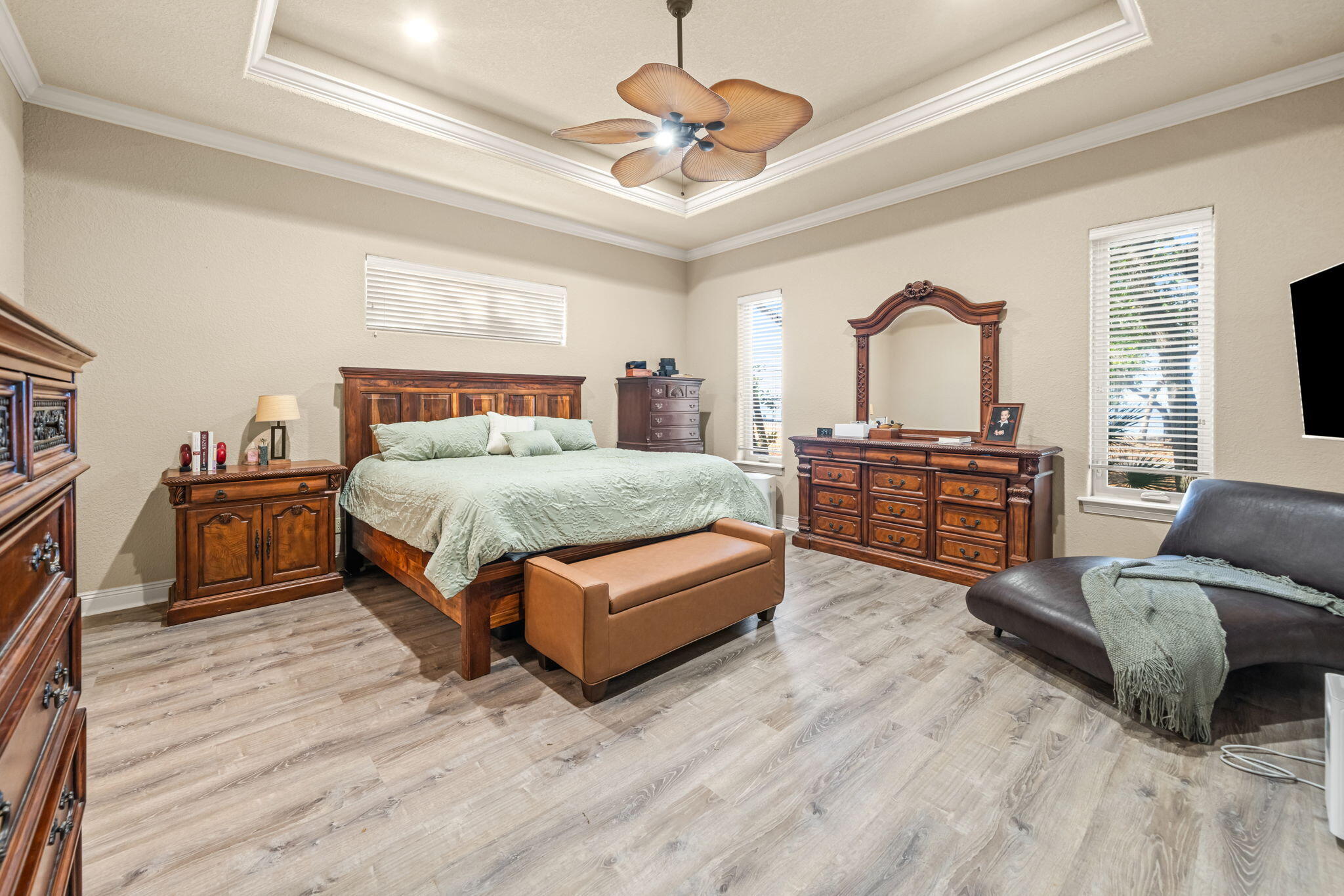 HATCHEE SHORES - Residential