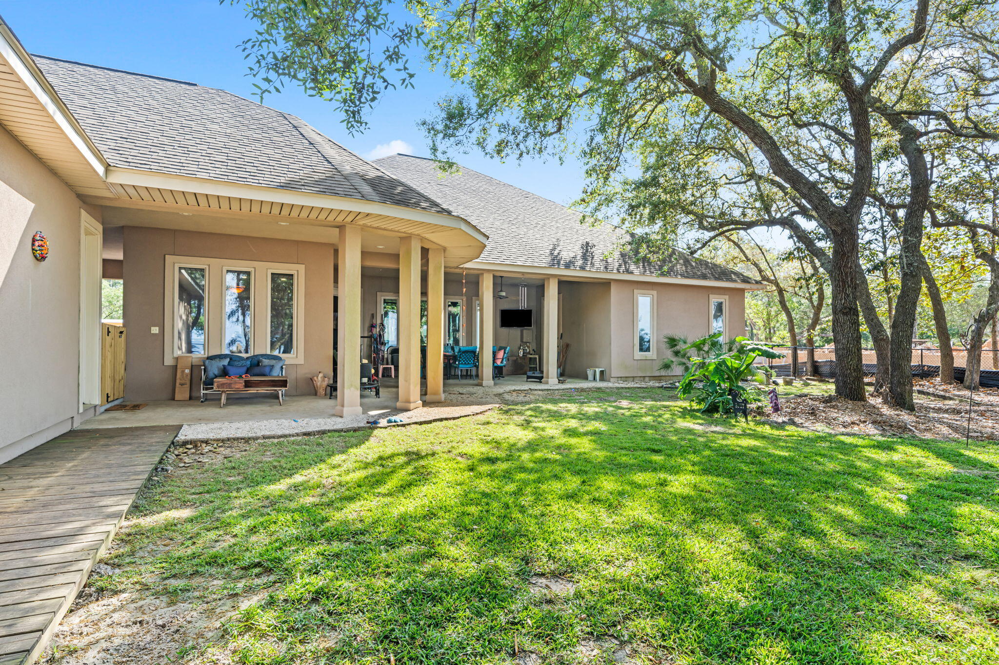 HATCHEE SHORES - Residential