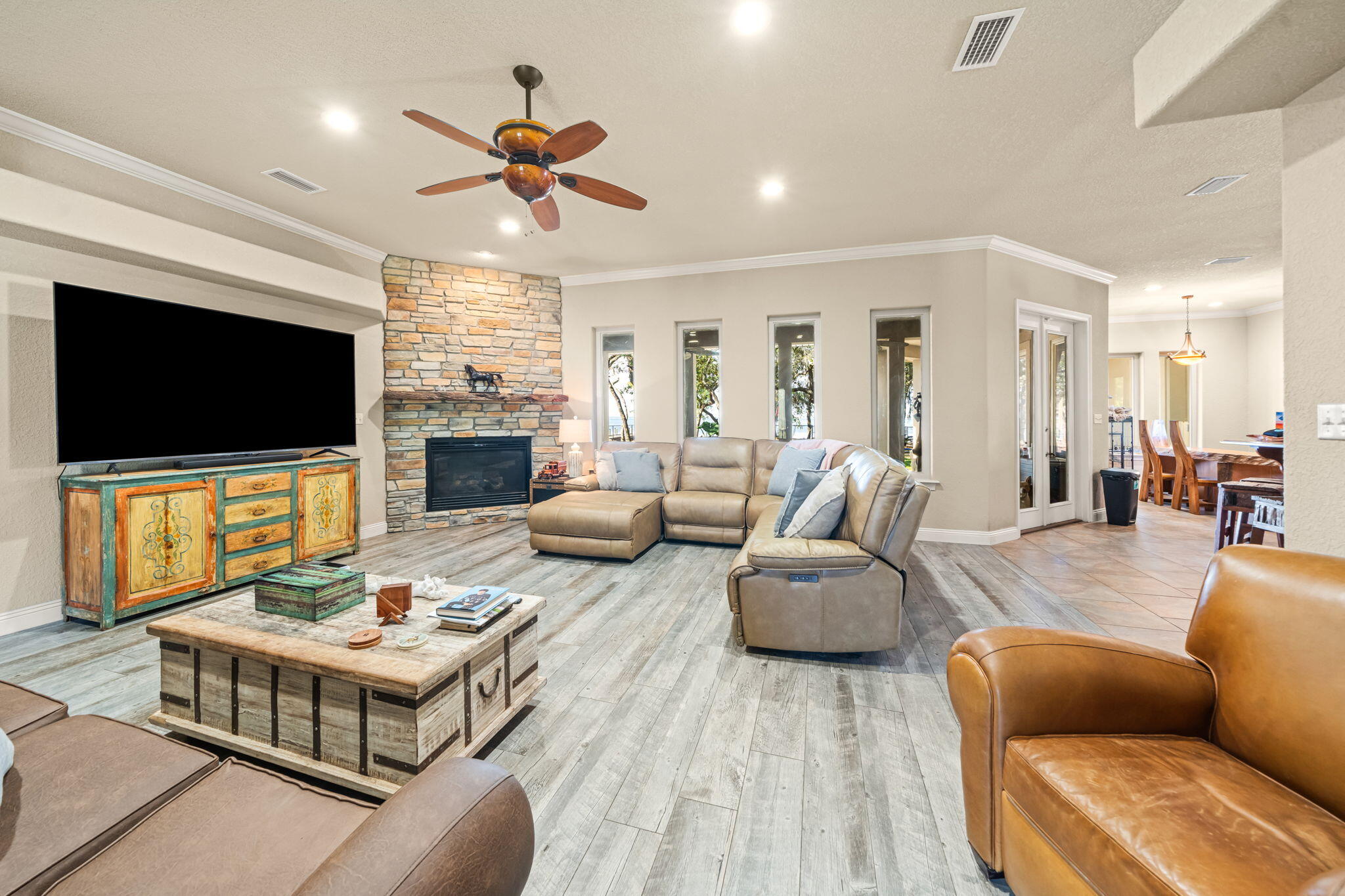 HATCHEE SHORES - Residential