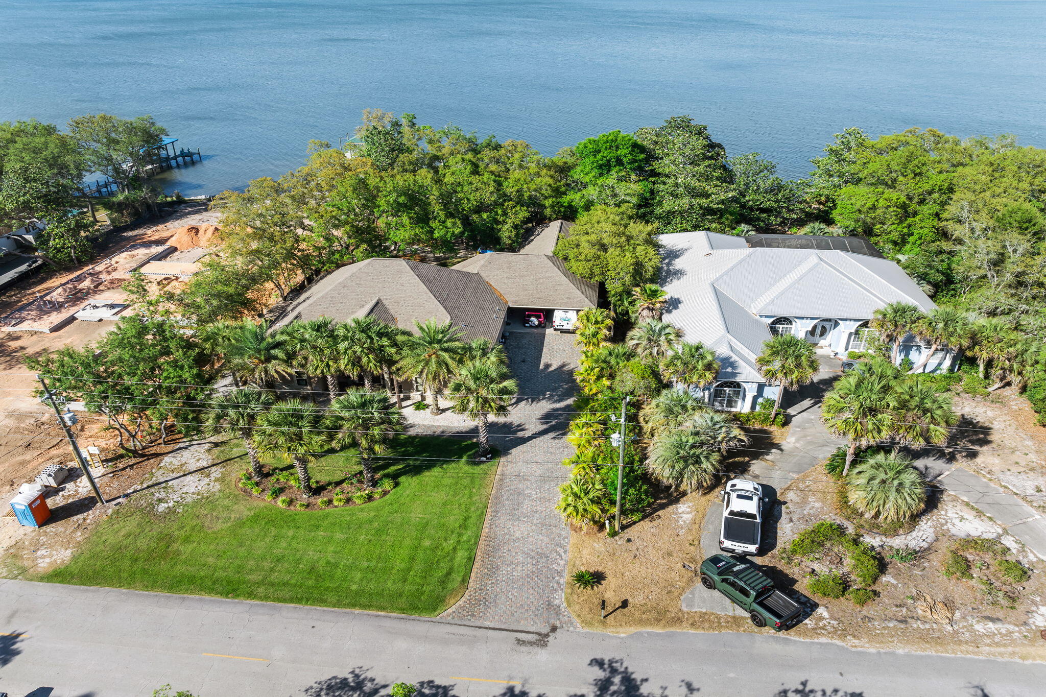 HATCHEE SHORES - Residential