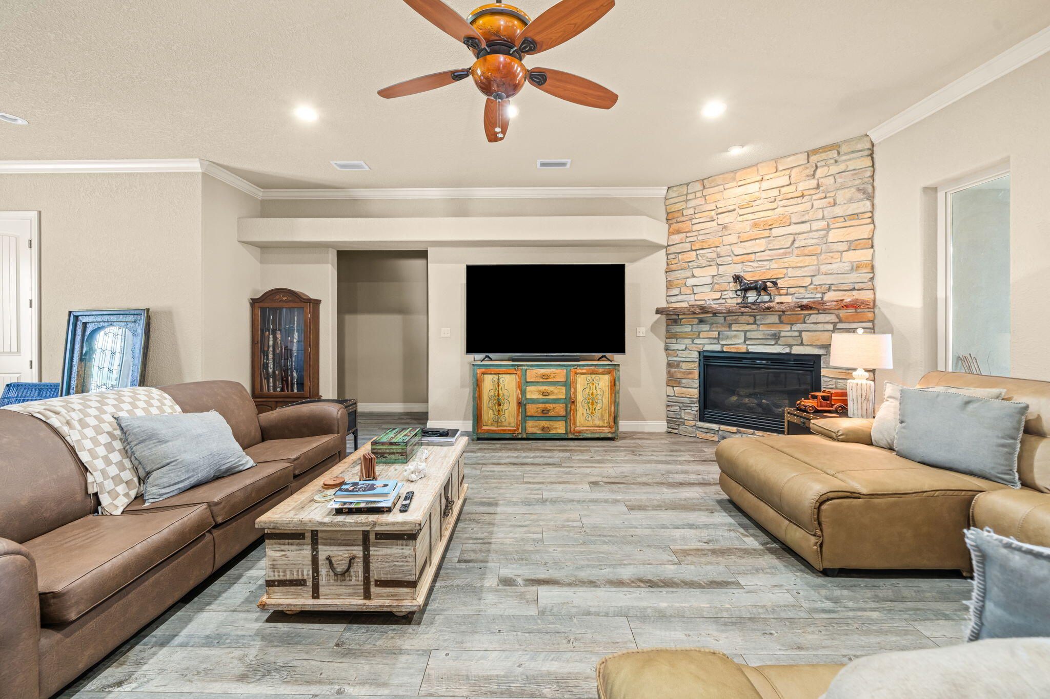 HATCHEE SHORES - Residential