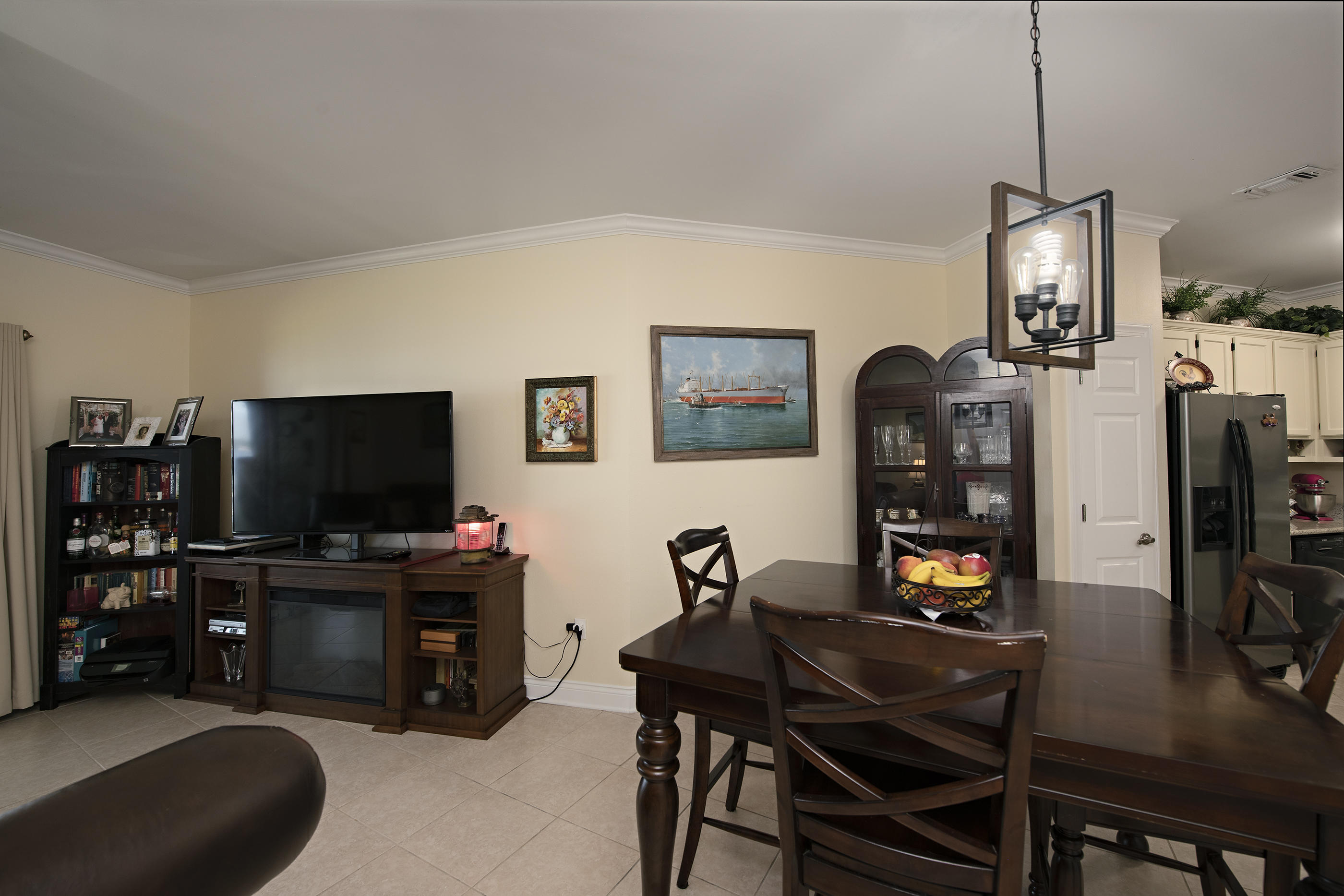 HIDDEN BAY VILLAGE - Residential