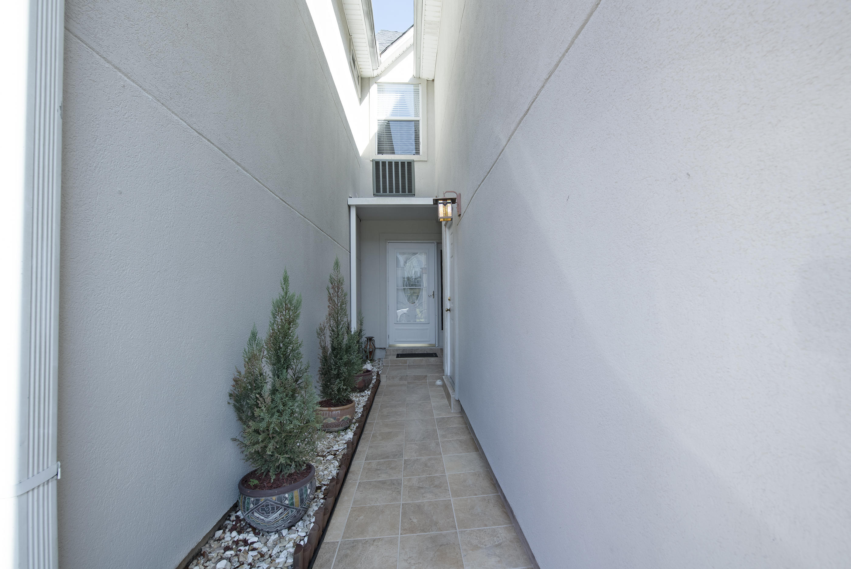 HIDDEN BAY VILLAGE - Residential