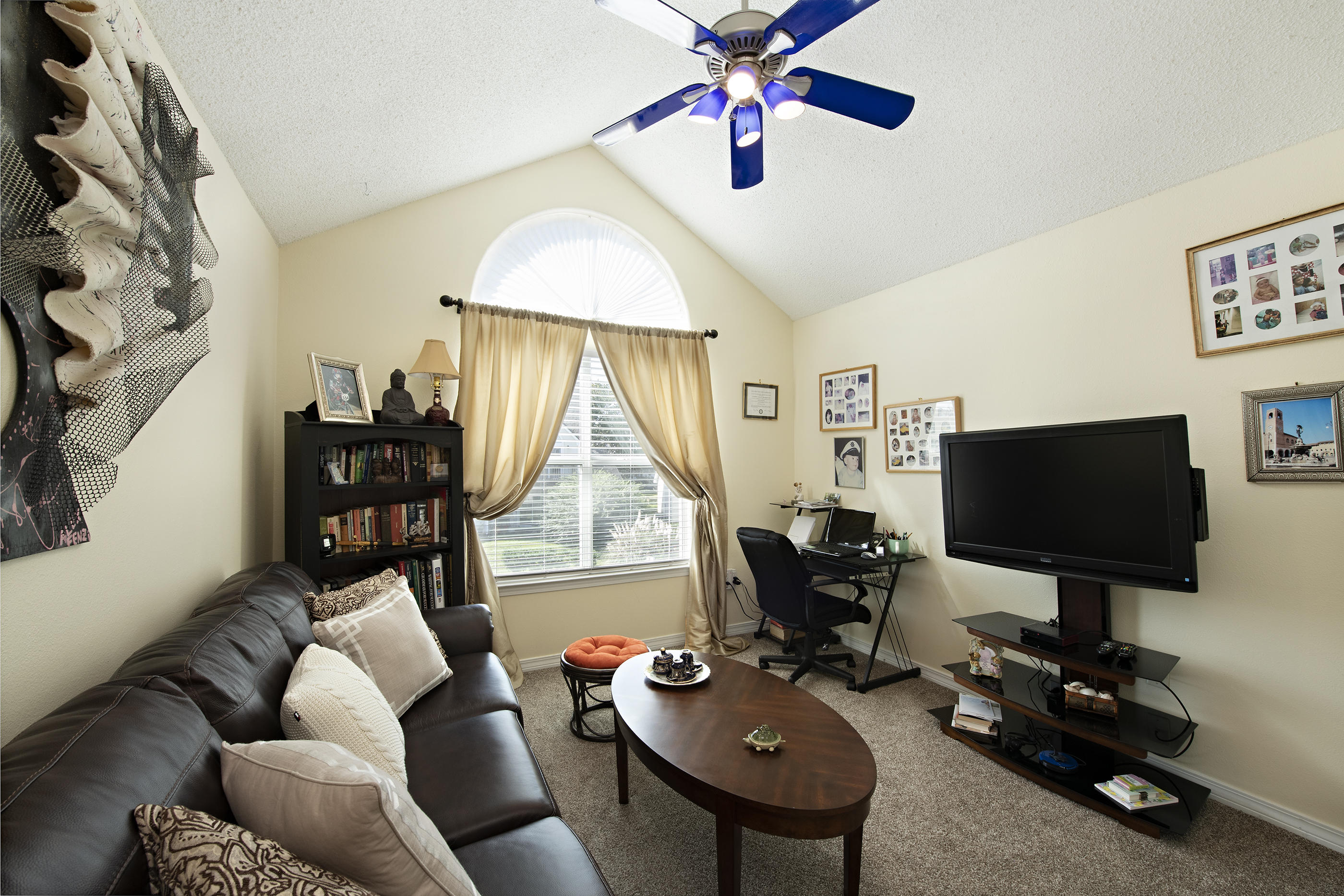 HIDDEN BAY VILLAGE - Residential