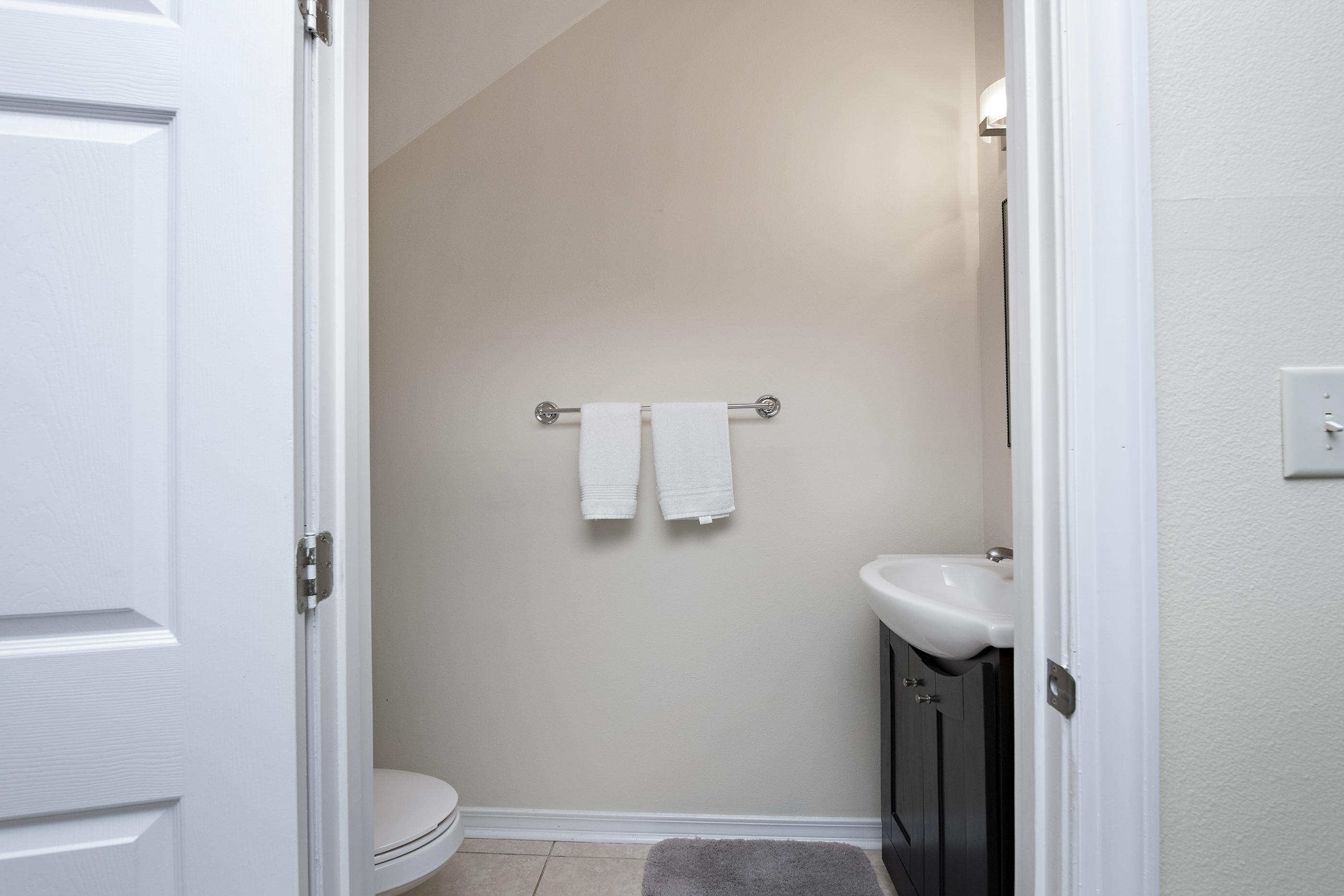 HIDDEN BAY VILLAGE - Residential