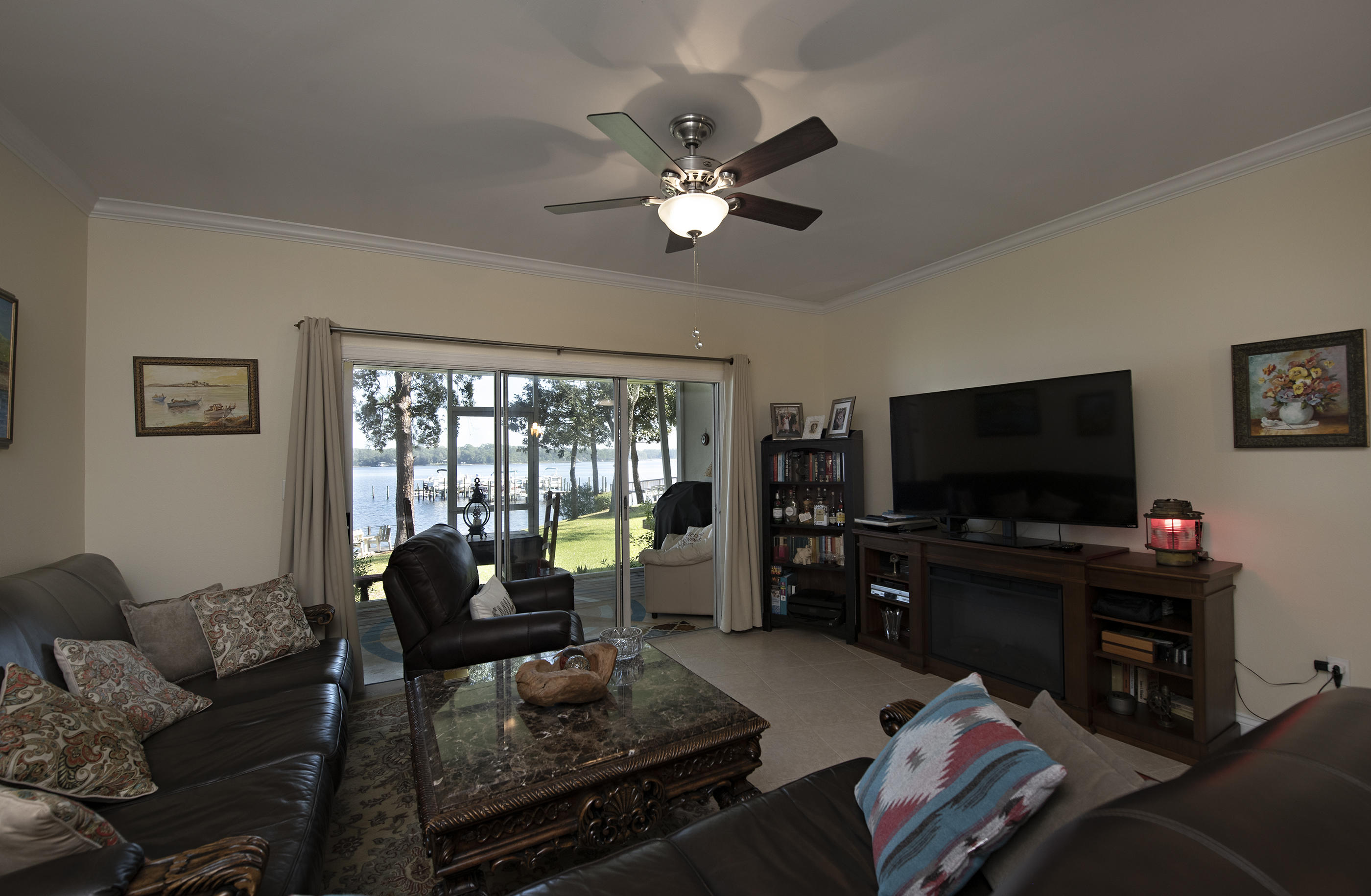 HIDDEN BAY VILLAGE - Residential