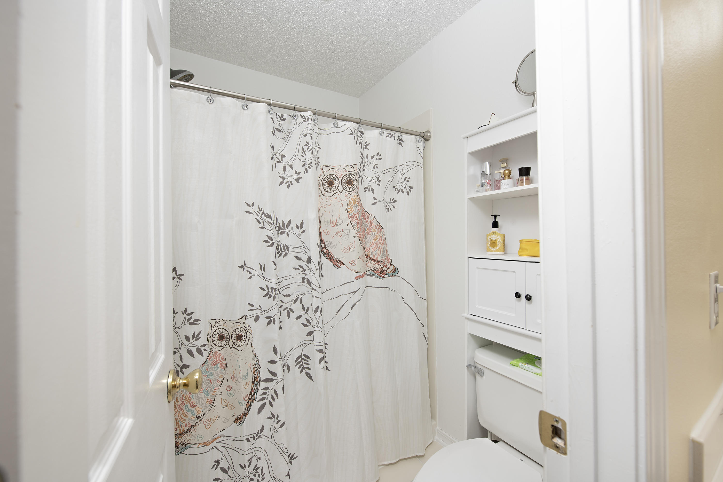 HIDDEN BAY VILLAGE - Residential