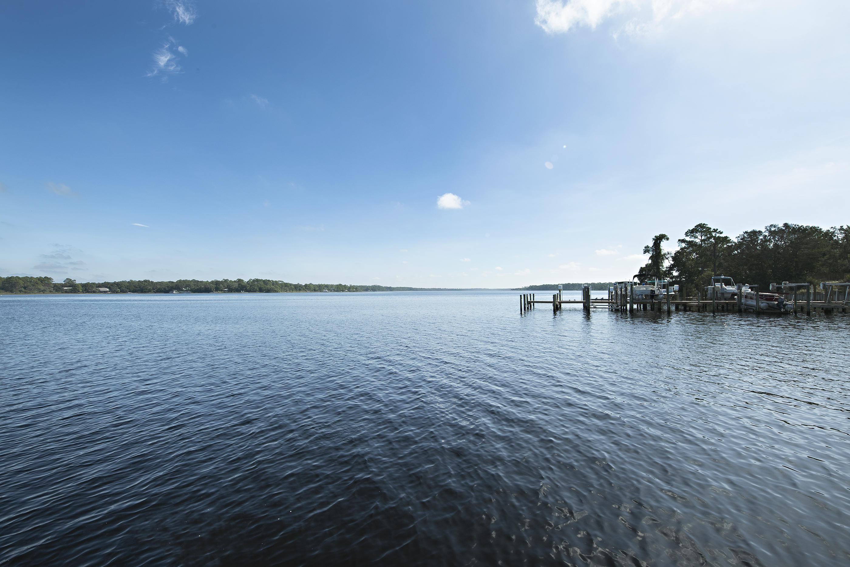 HIDDEN BAY VILLAGE - Residential