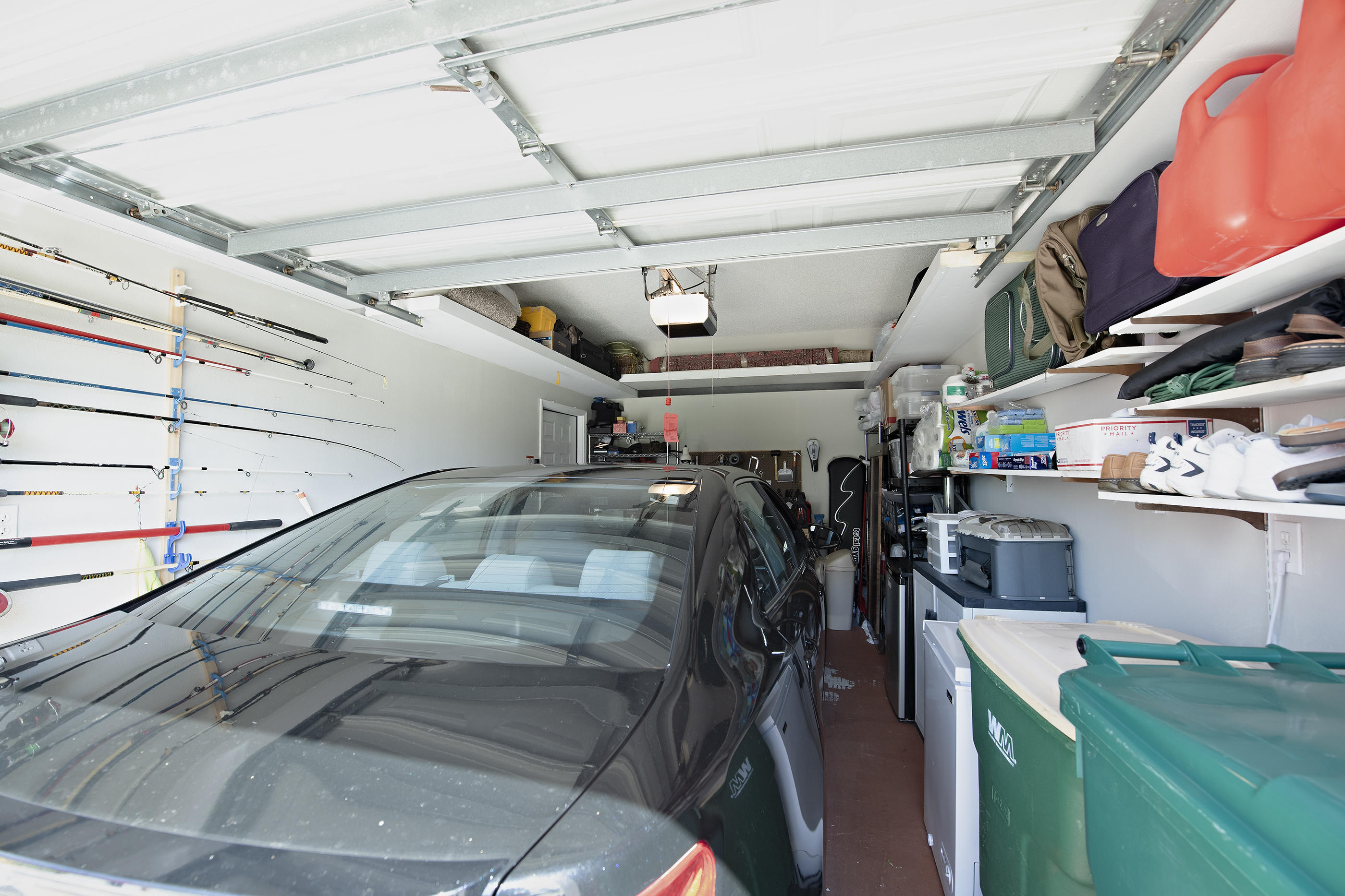 HIDDEN BAY VILLAGE - Residential