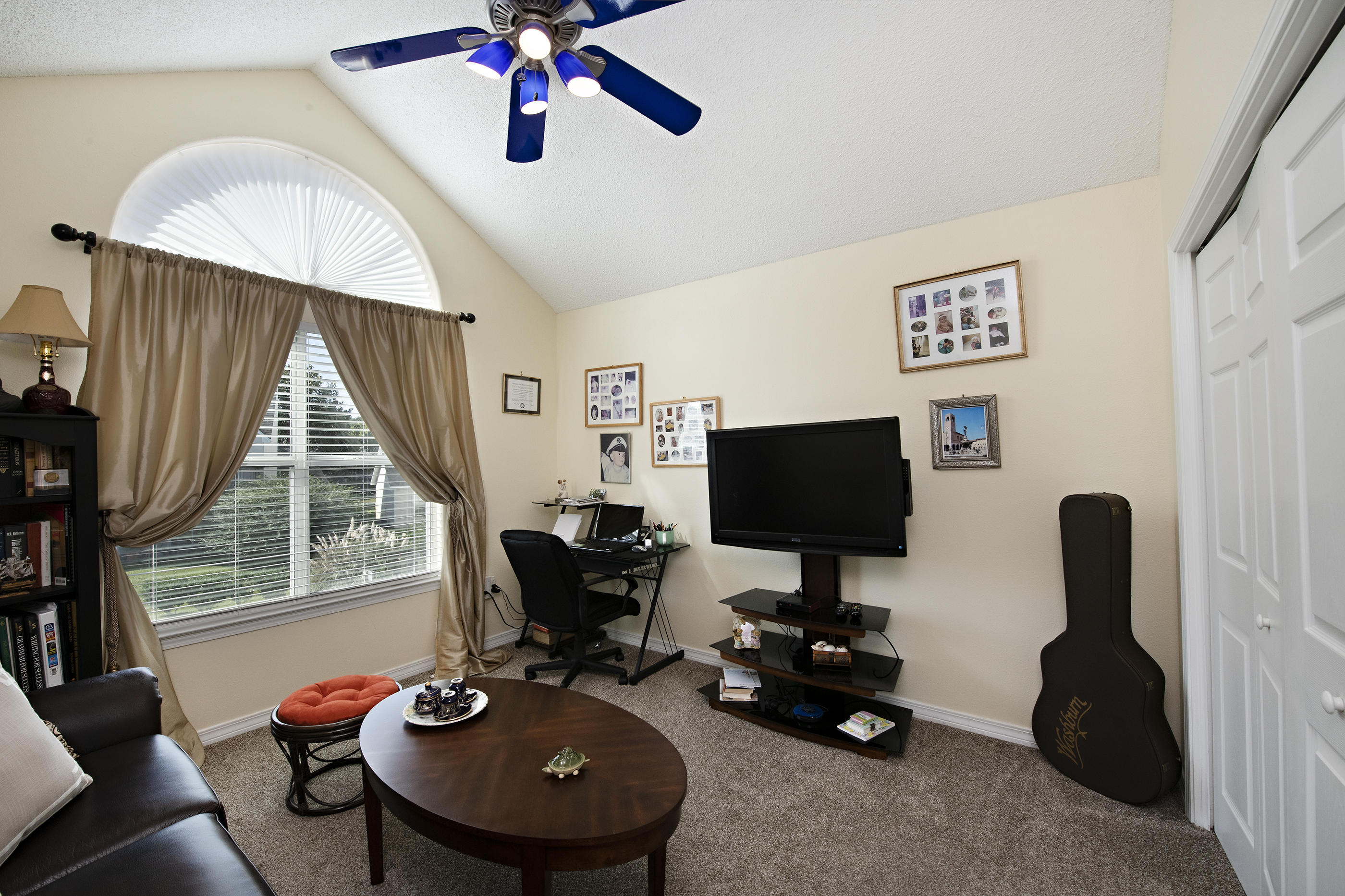 HIDDEN BAY VILLAGE - Residential