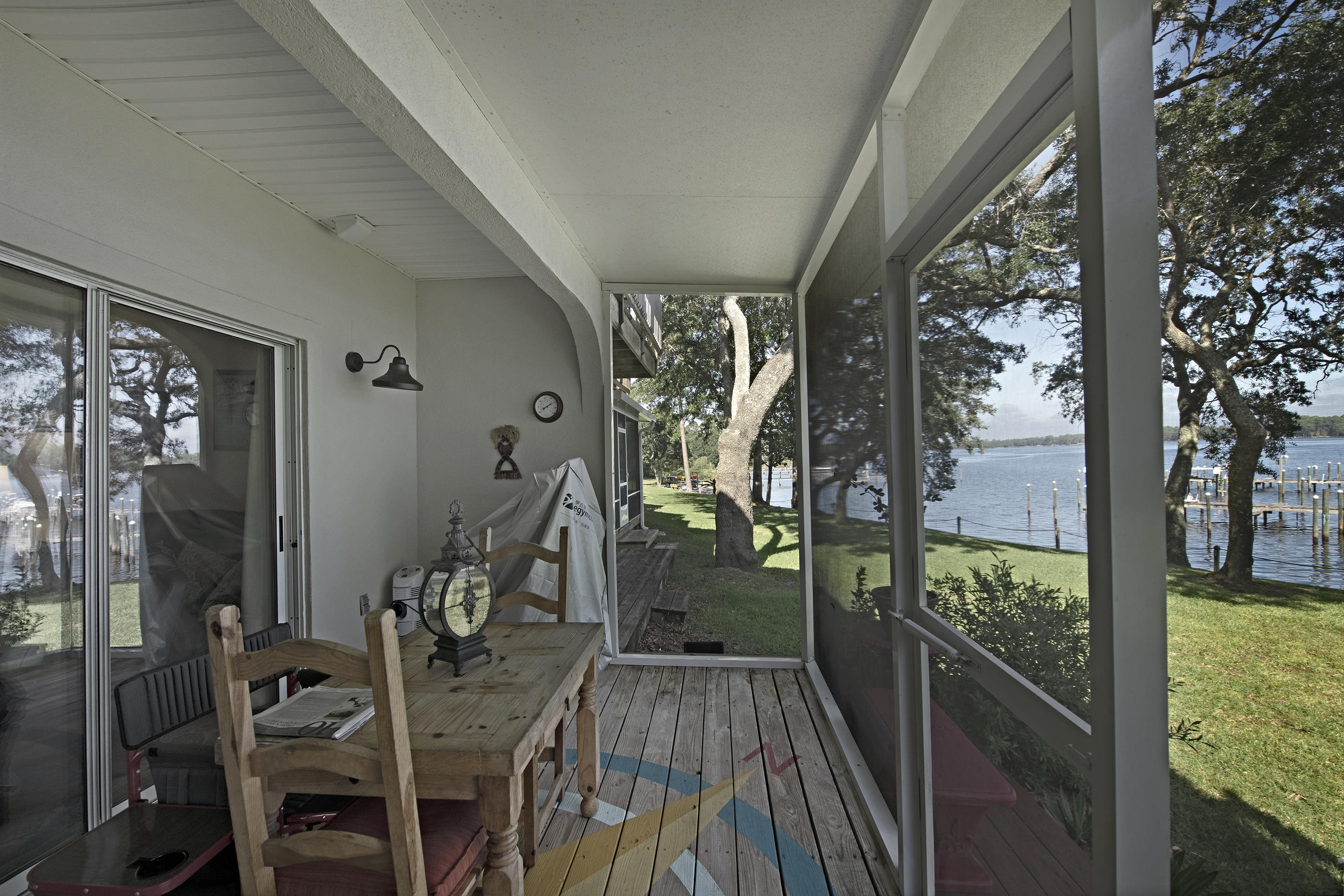 HIDDEN BAY VILLAGE - Residential