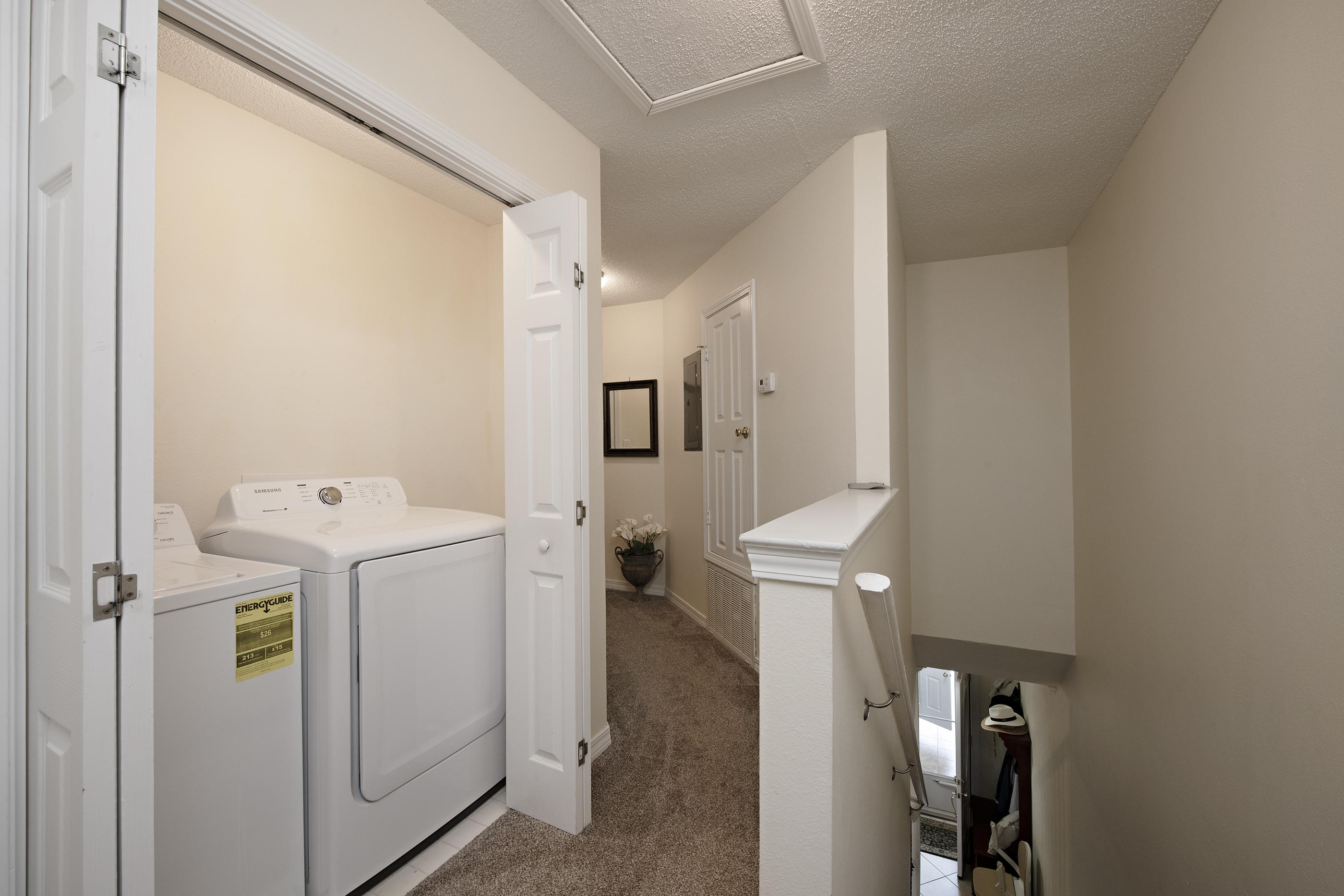 HIDDEN BAY VILLAGE - Residential