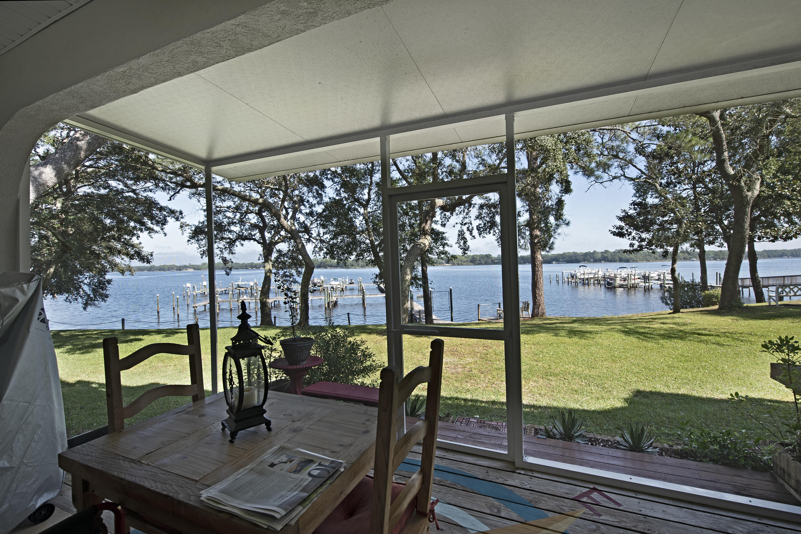 HIDDEN BAY VILLAGE - Residential