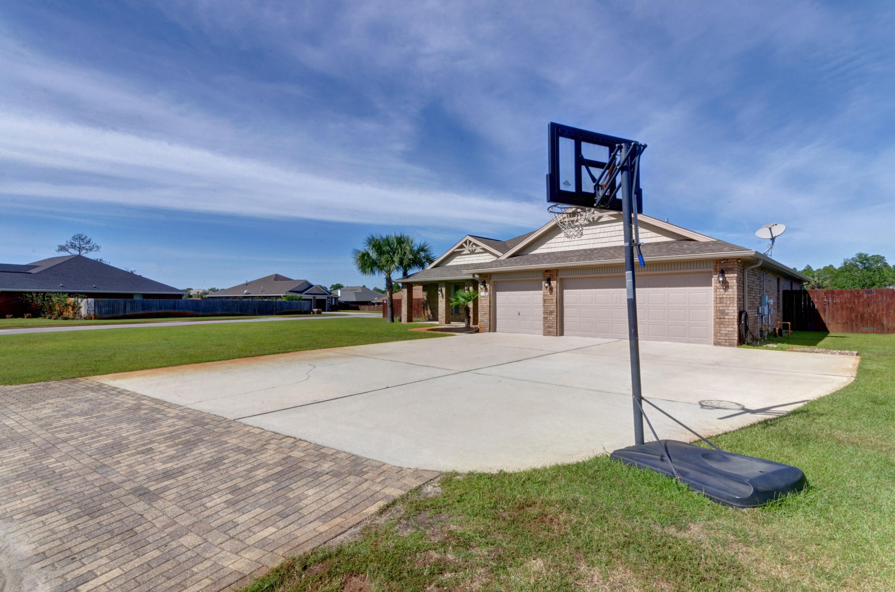 THE MEADOWS - Residential