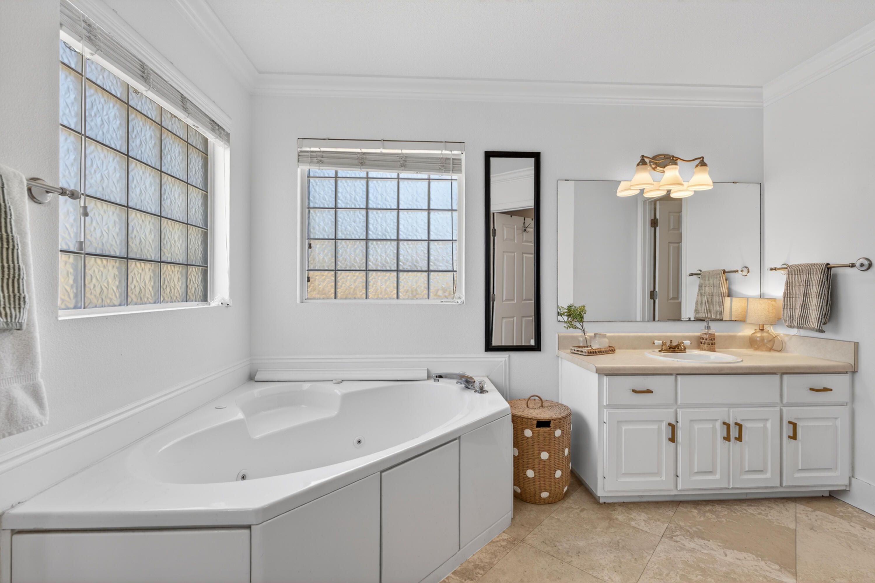 CANO ESTATES - Residential