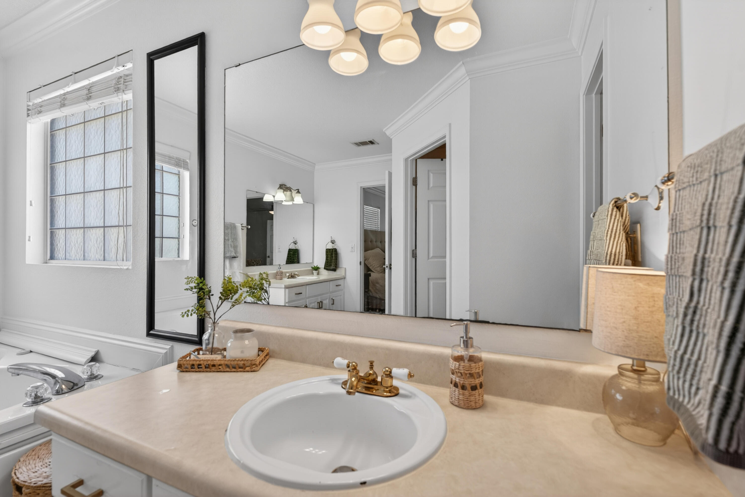 CANO ESTATES - Residential