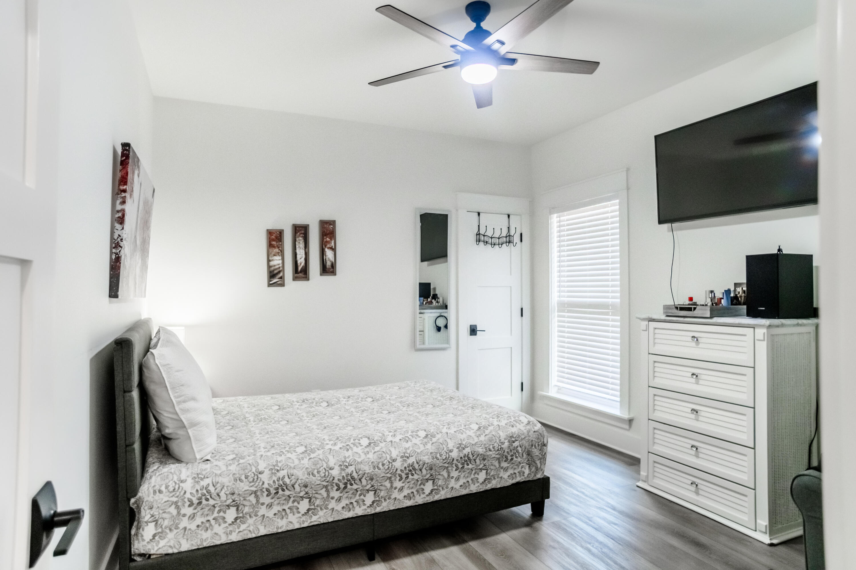 EMERALD SHORES - Residential