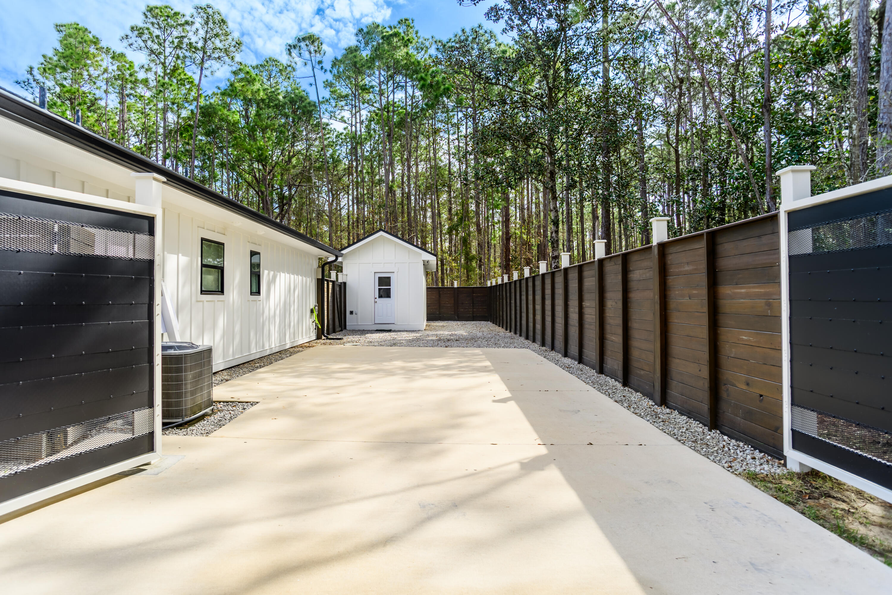 EMERALD SHORES - Residential