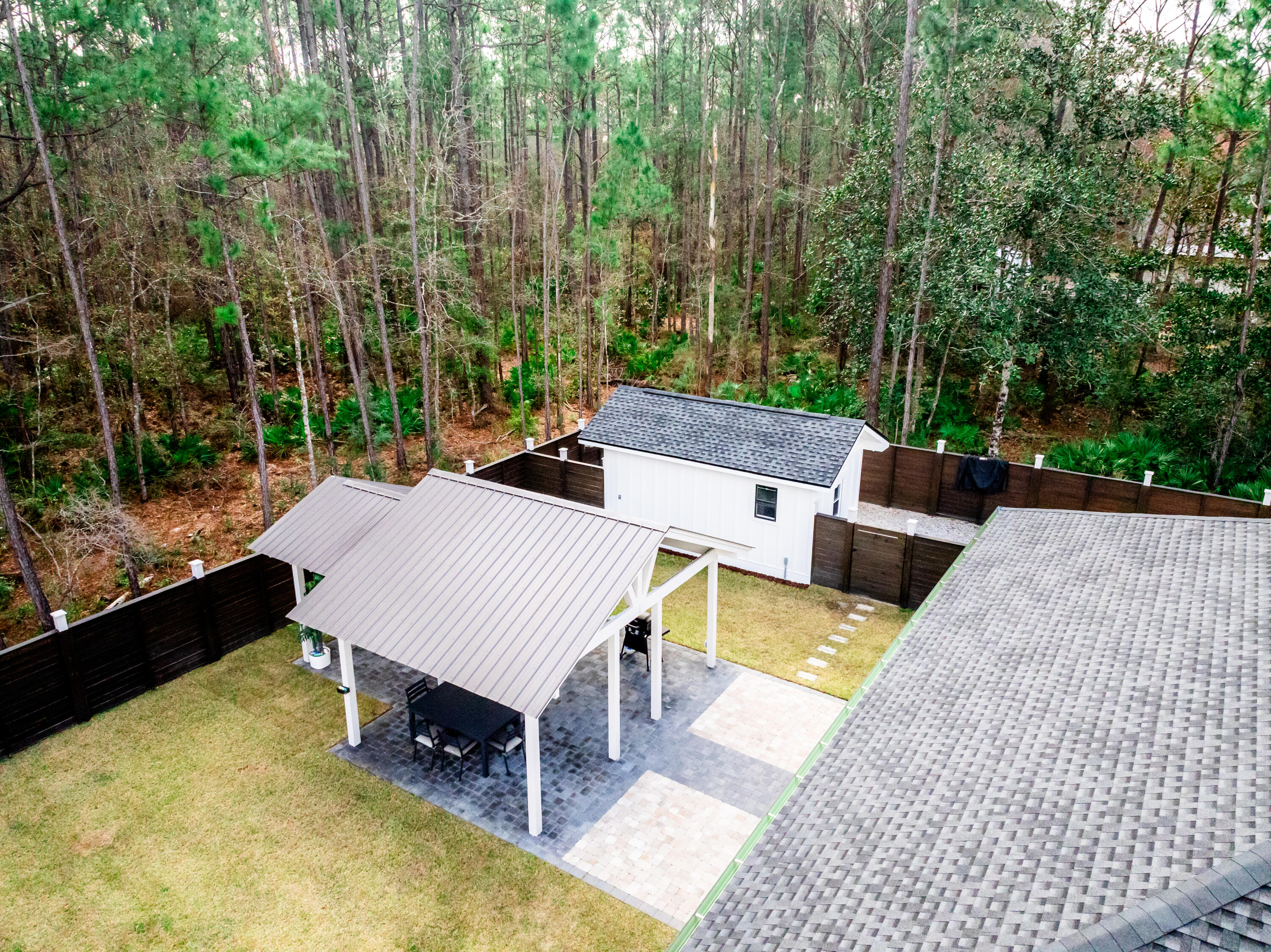 EMERALD SHORES - Residential