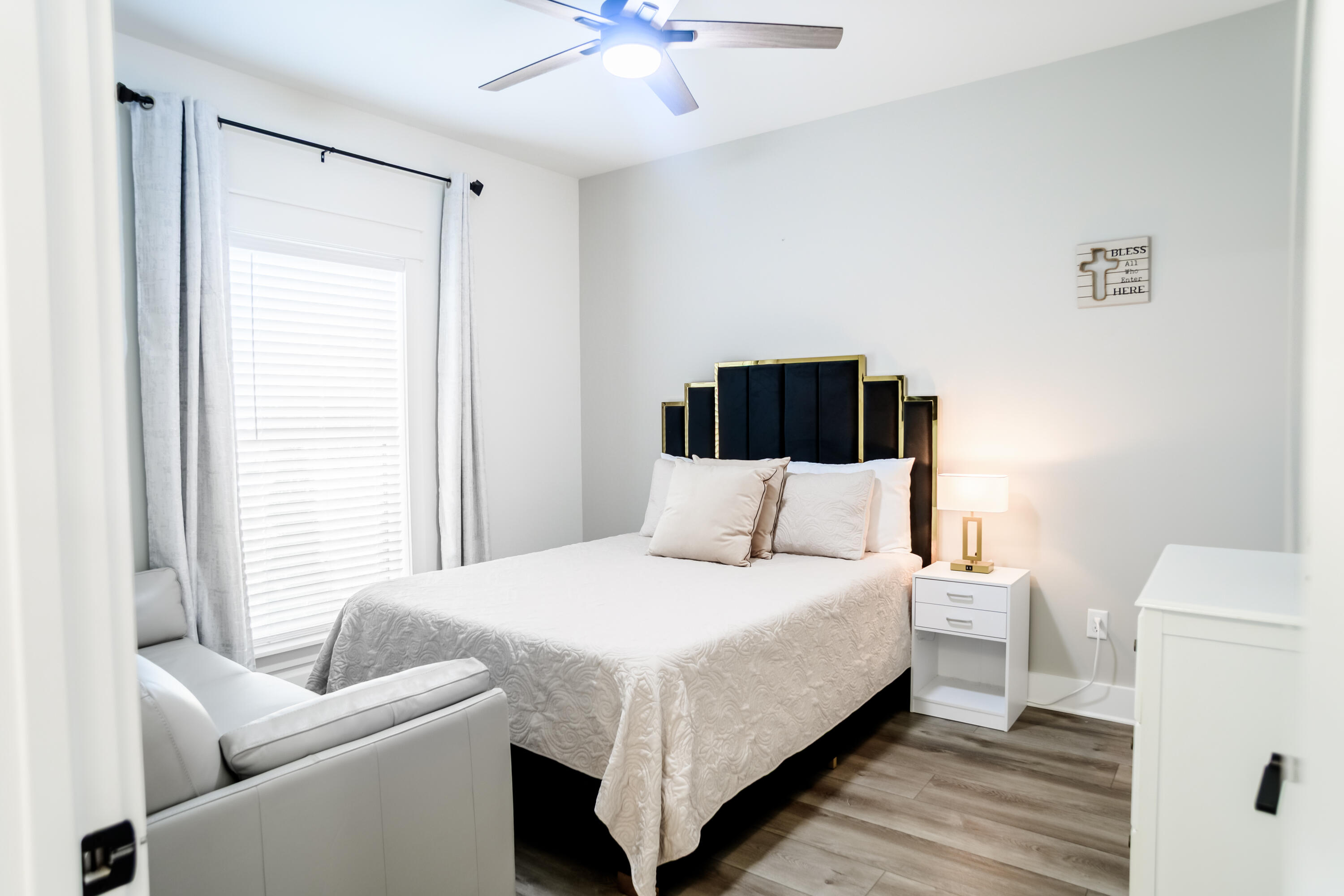 EMERALD SHORES - Residential