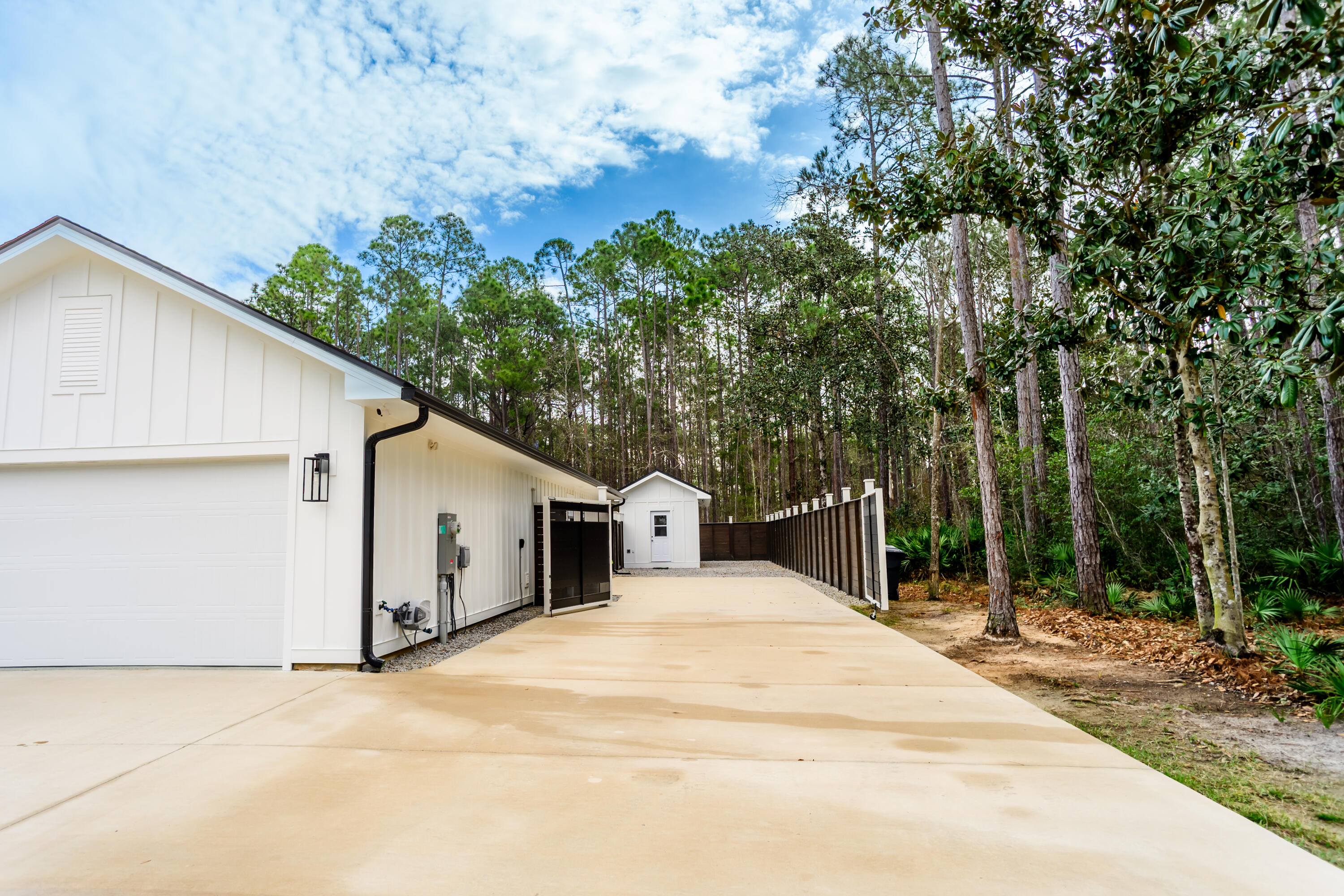 EMERALD SHORES - Residential