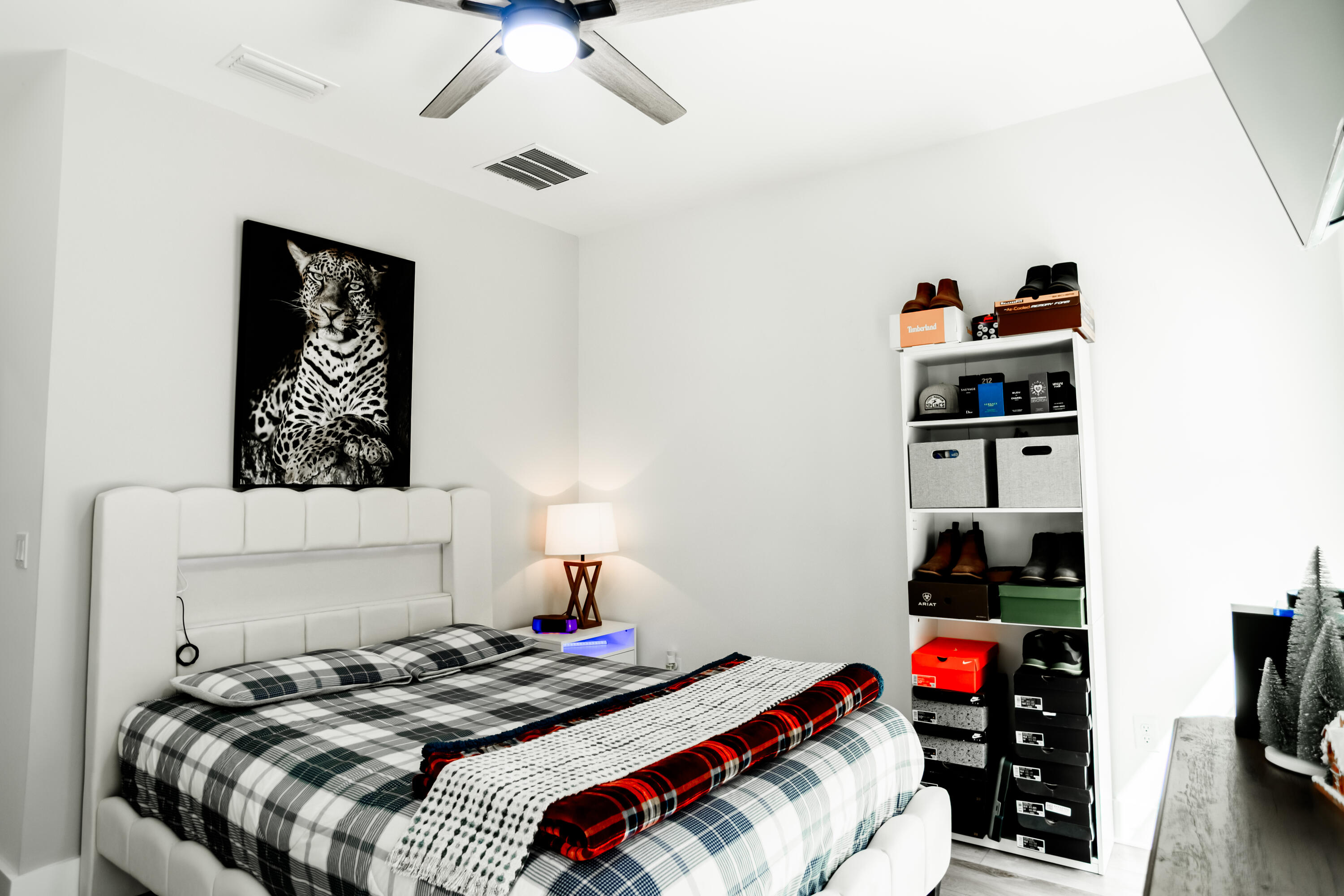 EMERALD SHORES - Residential