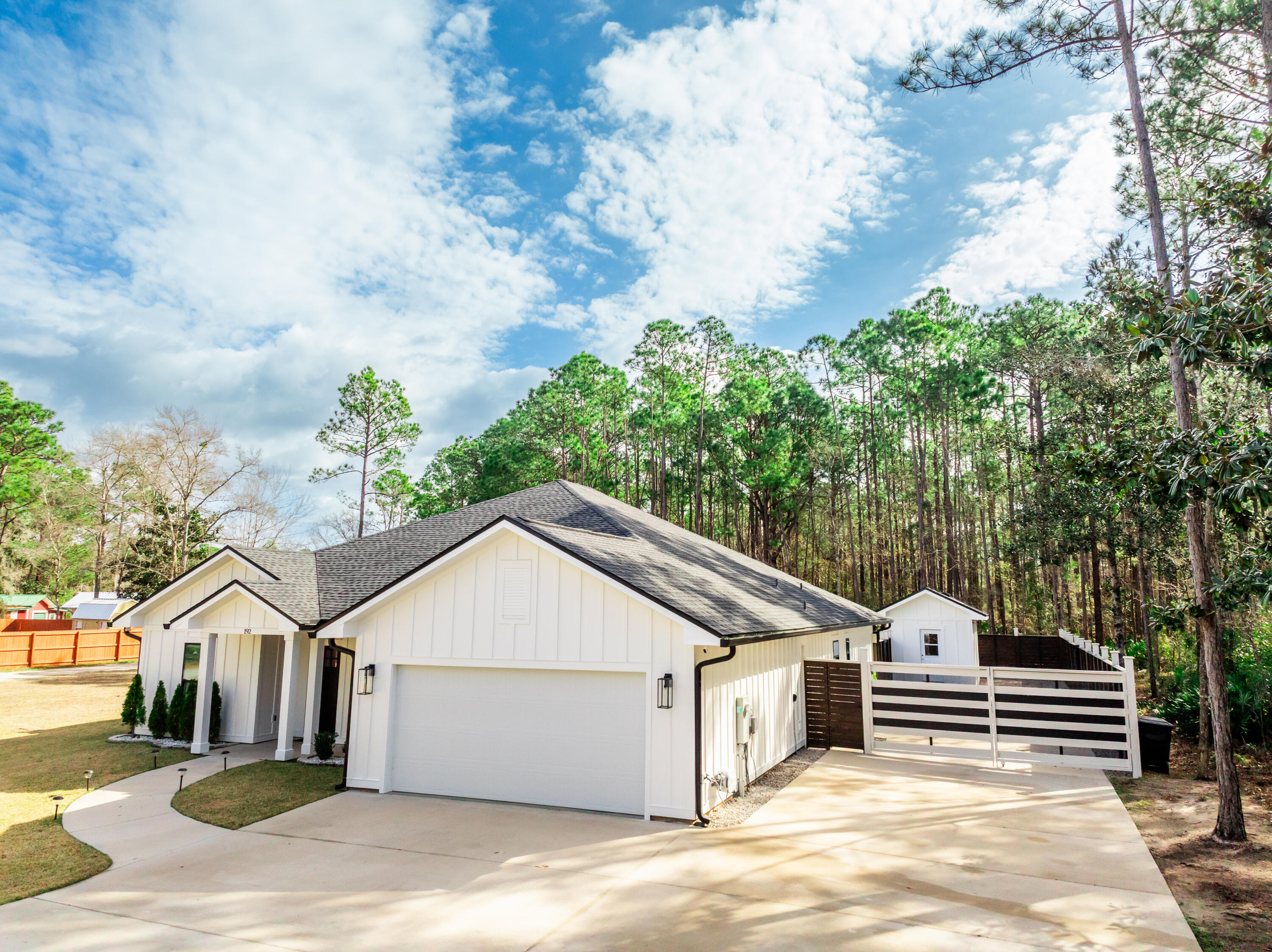 EMERALD SHORES - Residential