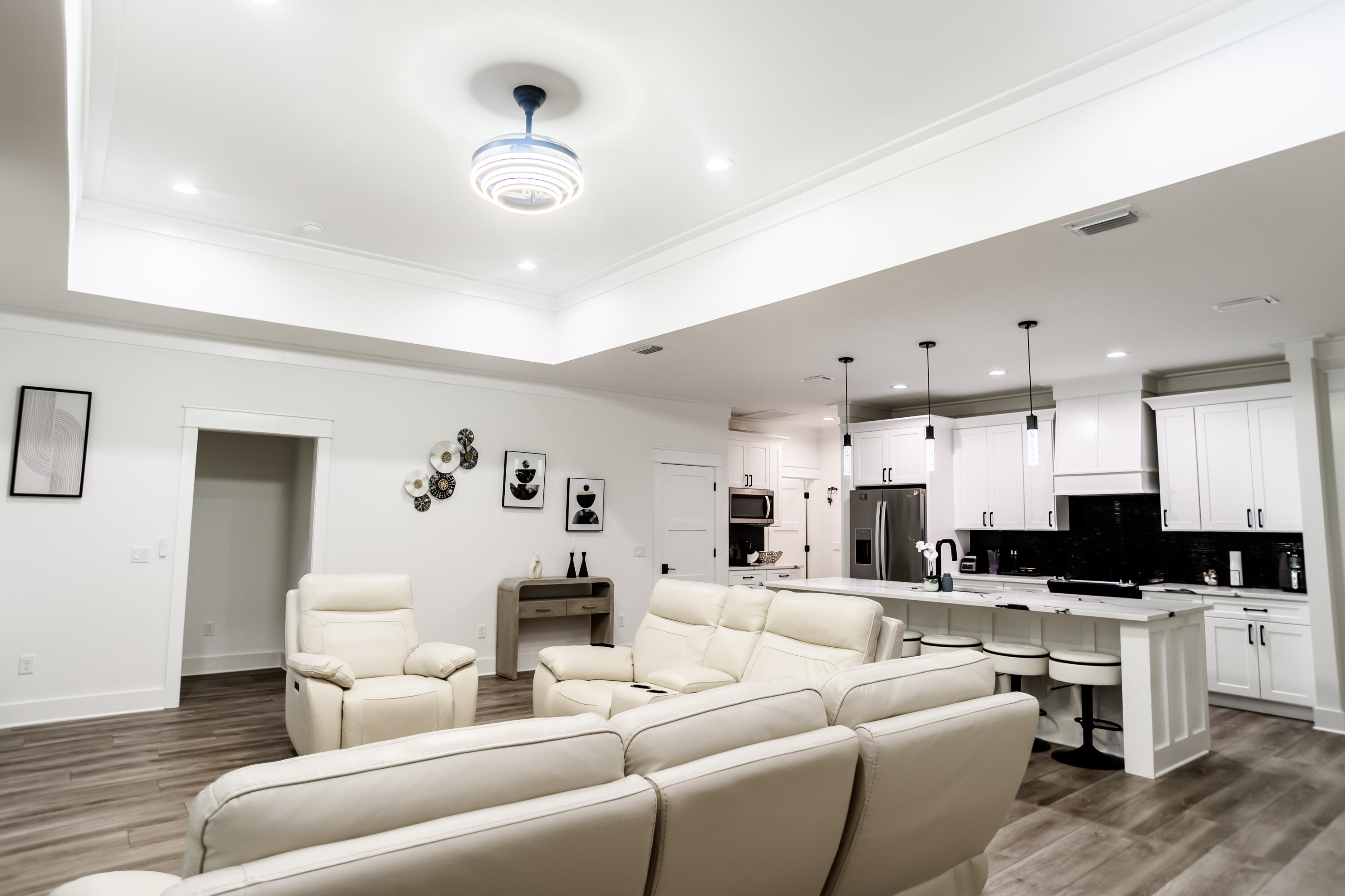 EMERALD SHORES - Residential