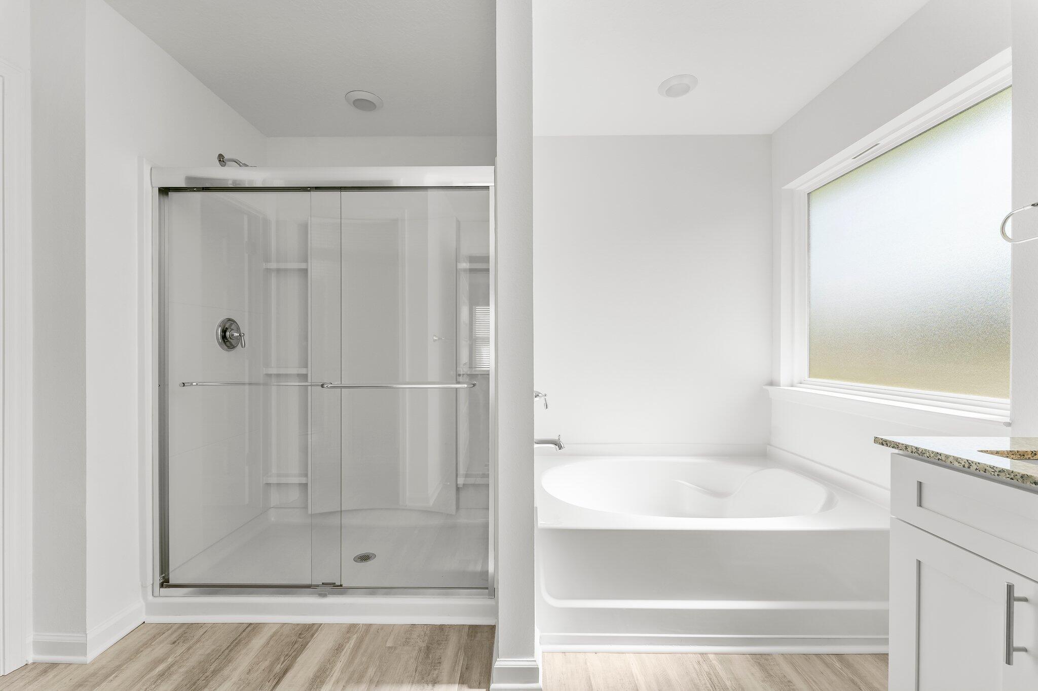 RIVERWALK PH I - Residential Lease