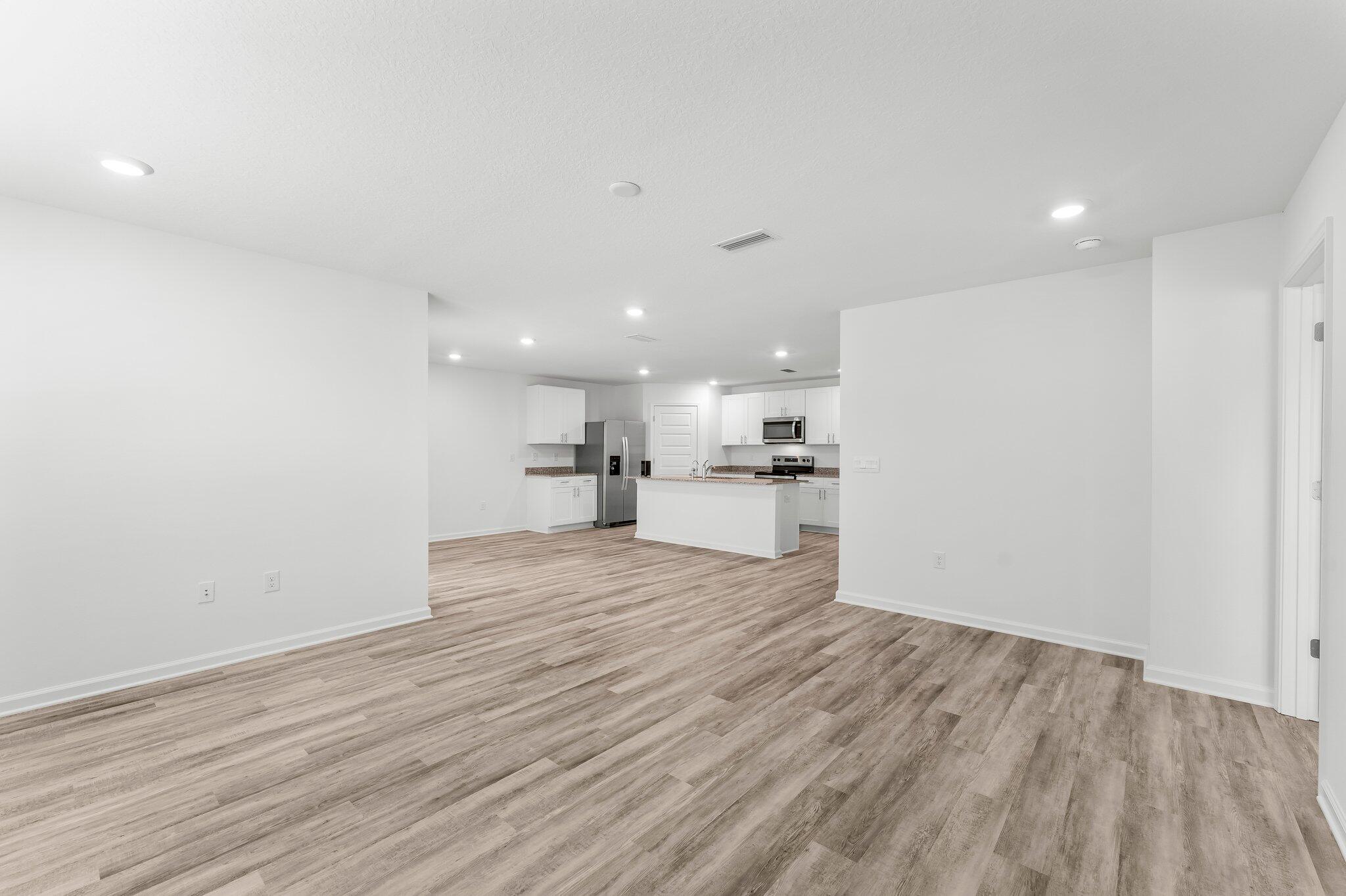 RIVERWALK PH I - Residential Lease