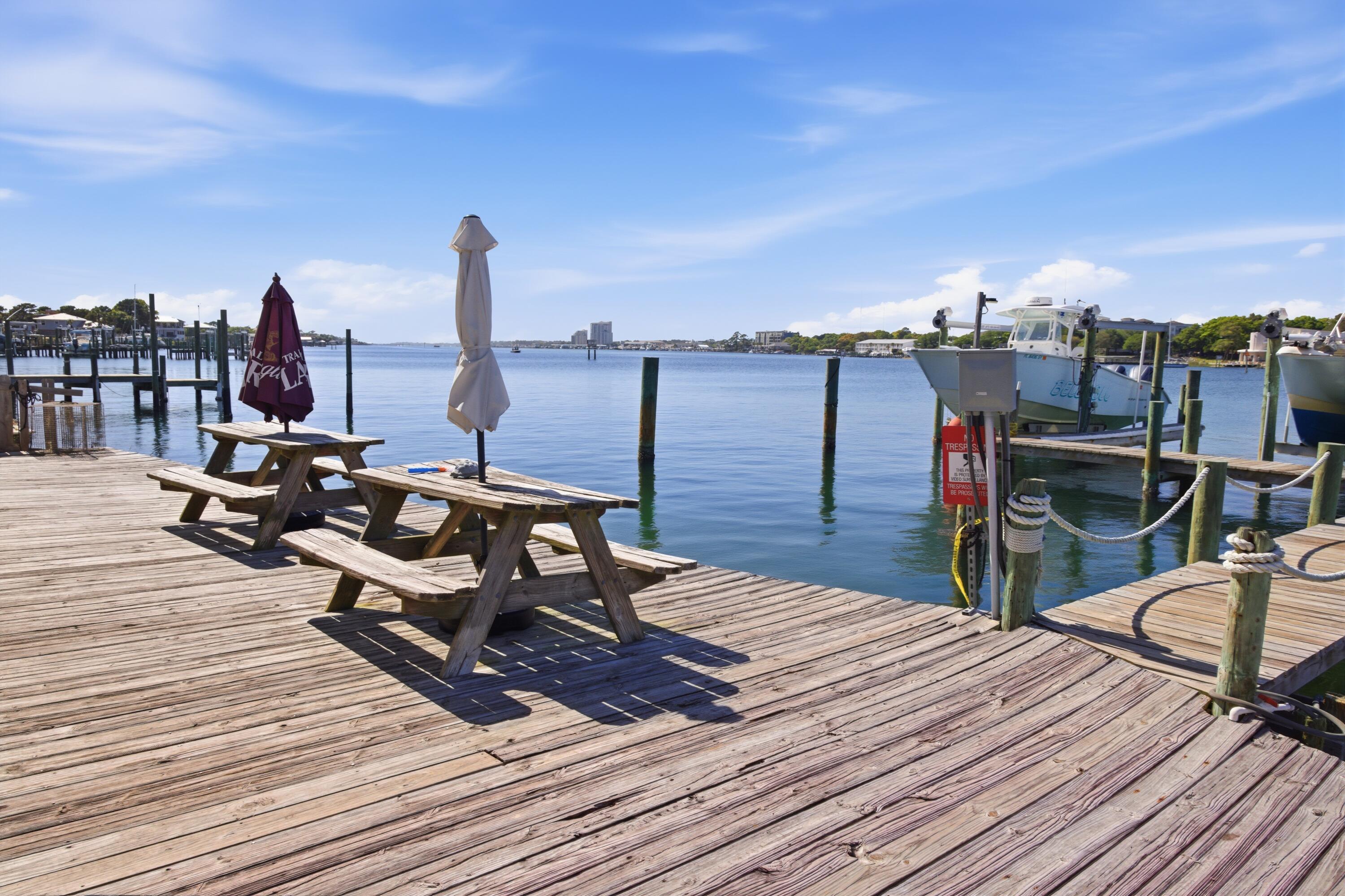 WATERWAY CONDO - Residential