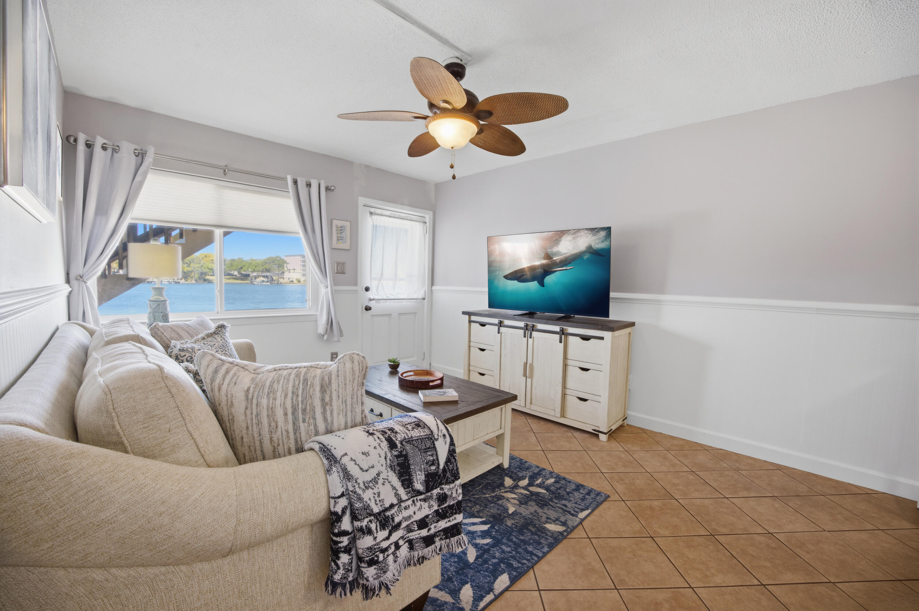 WATERWAY CONDO - Residential