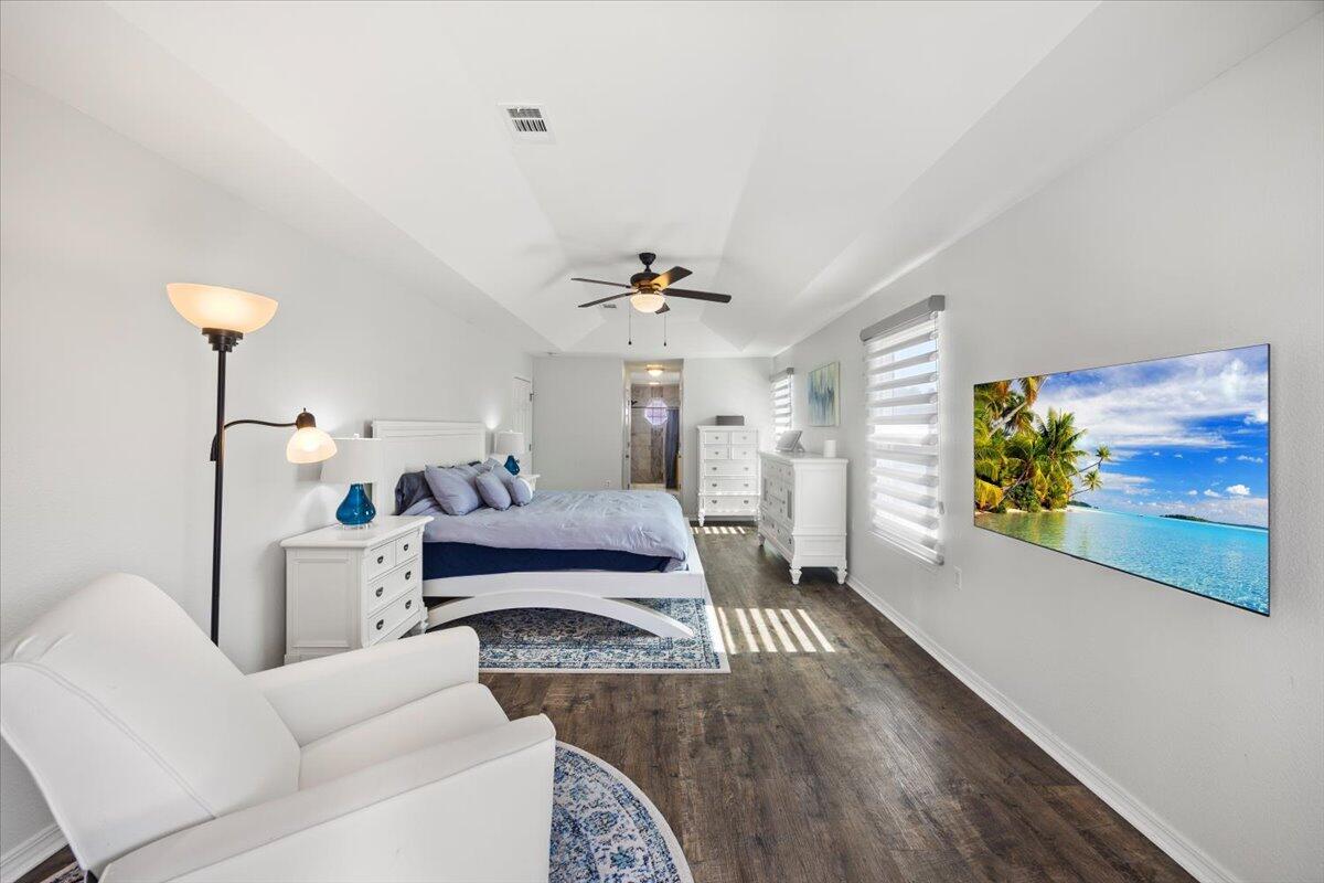 LIGHTHOUSE POINTE UNIT 3 - Residential