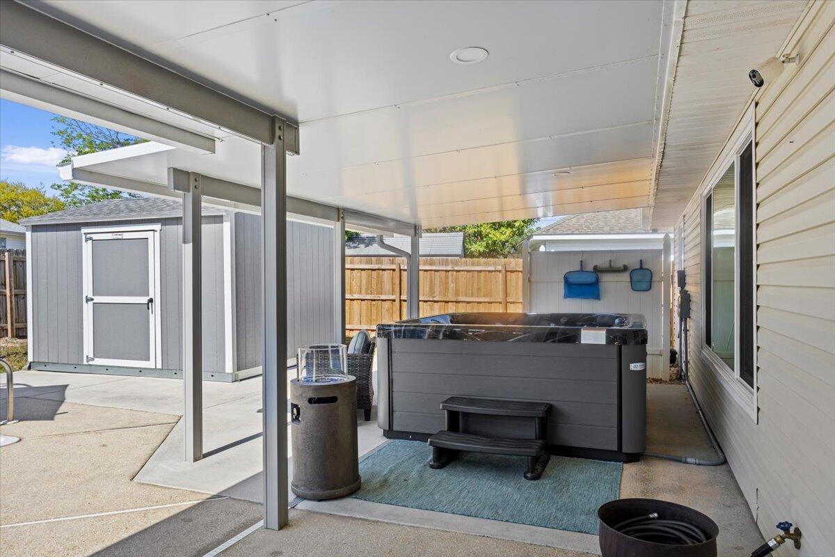 LIGHTHOUSE POINTE UNIT 3 - Residential