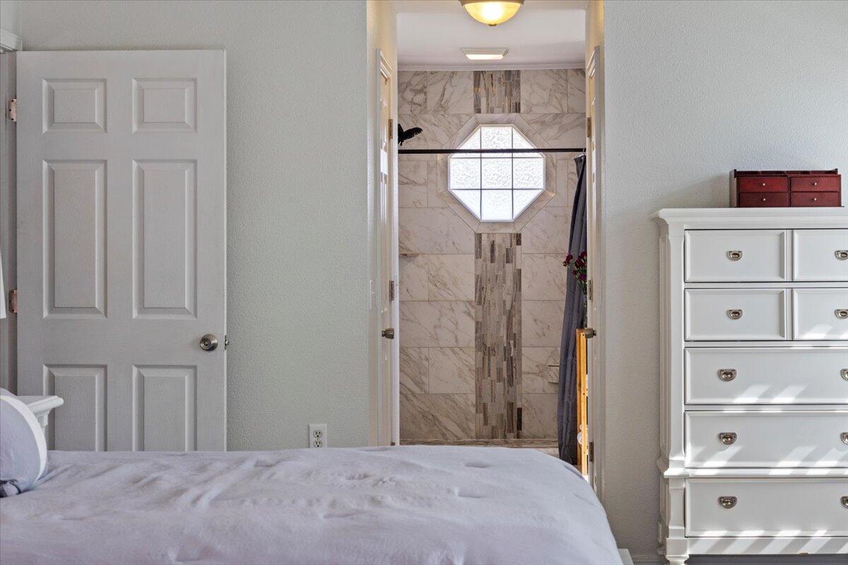 LIGHTHOUSE POINTE UNIT 3 - Residential