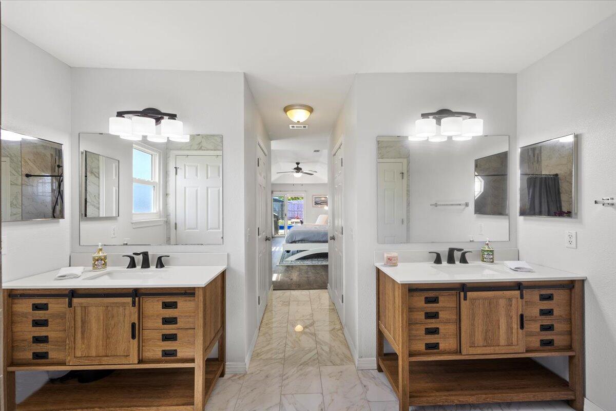 LIGHTHOUSE POINTE UNIT 3 - Residential